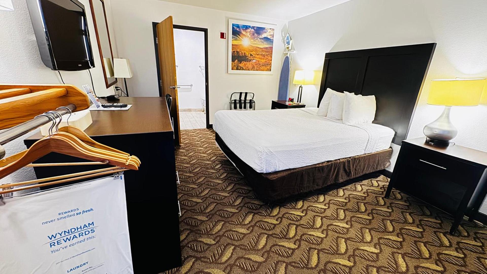 Days Inn by Wyndham North Platte photo 43