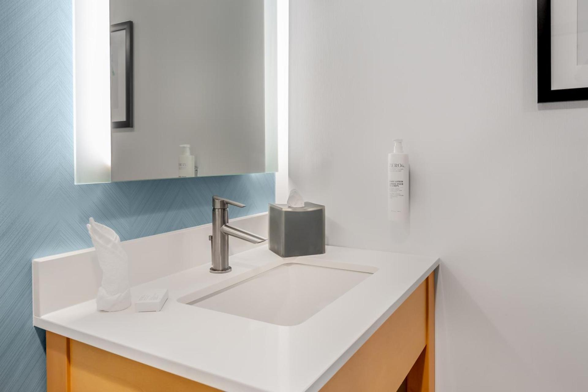 Hilton Garden Inn LAX Los Angeles Airport photo 16