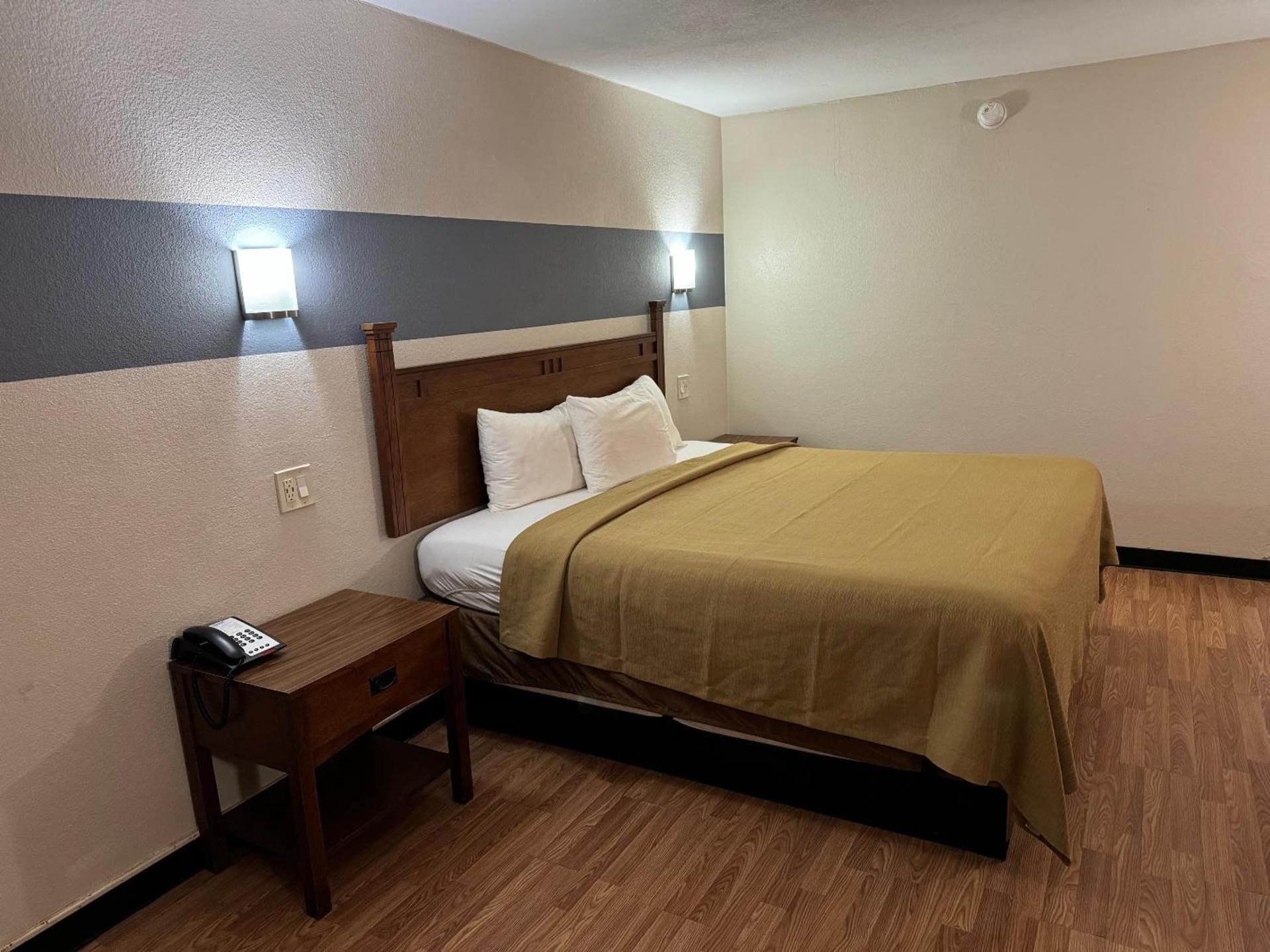 Americas Best Value Inn Marshall photo 9