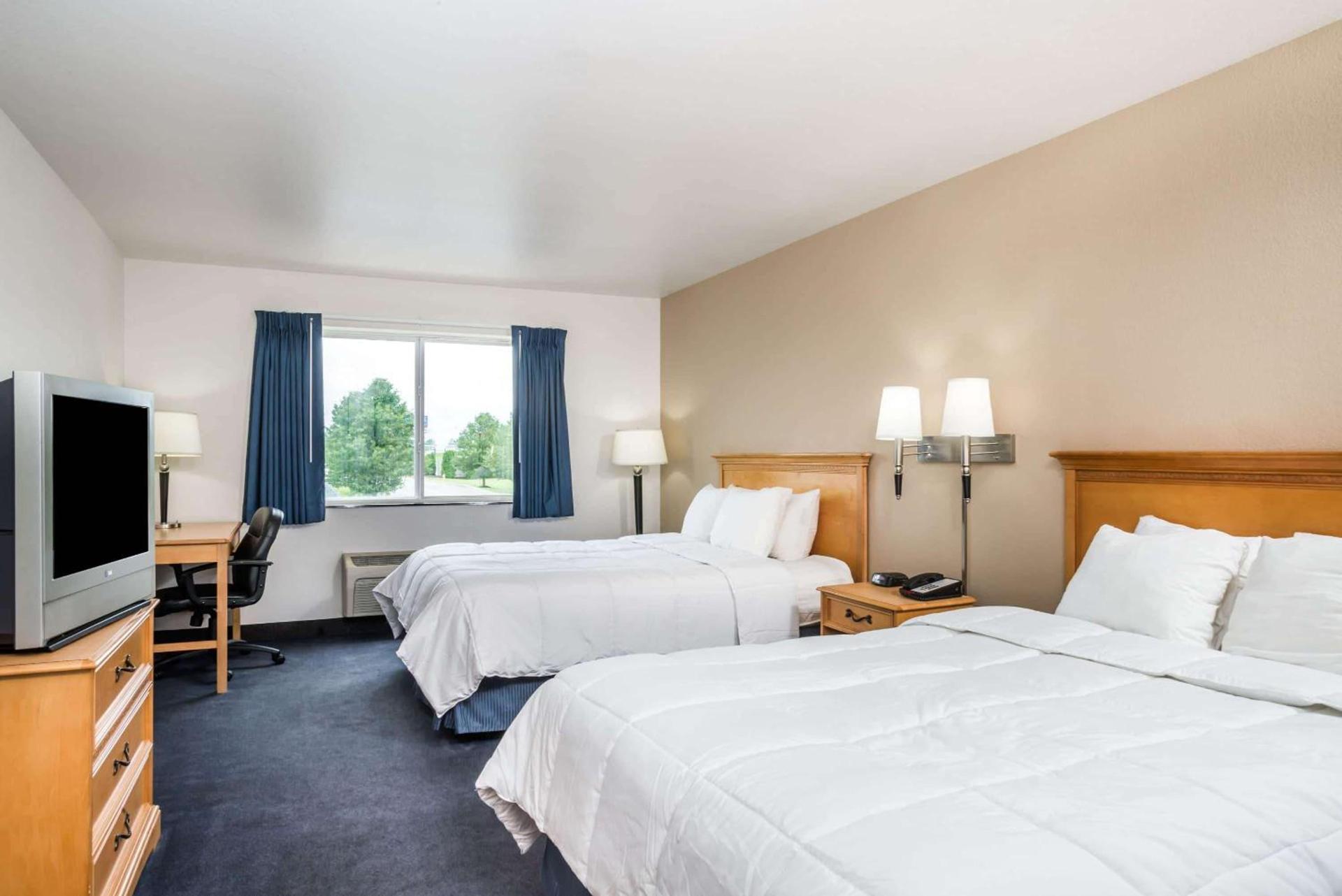 Baymont by Wyndham Indianapolis Northeast photo 12