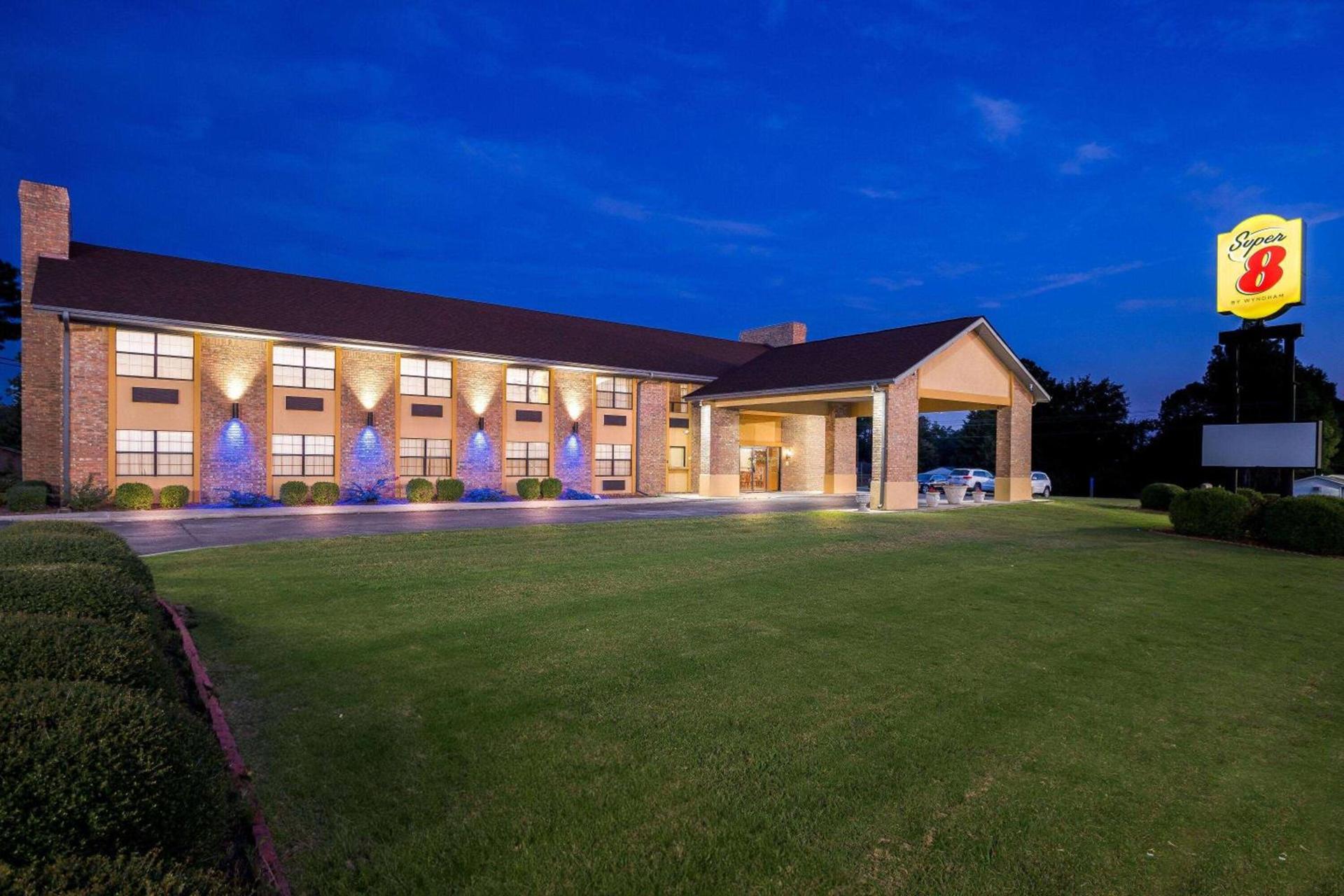 Super 8 by Wyndham Paragould photo 4
