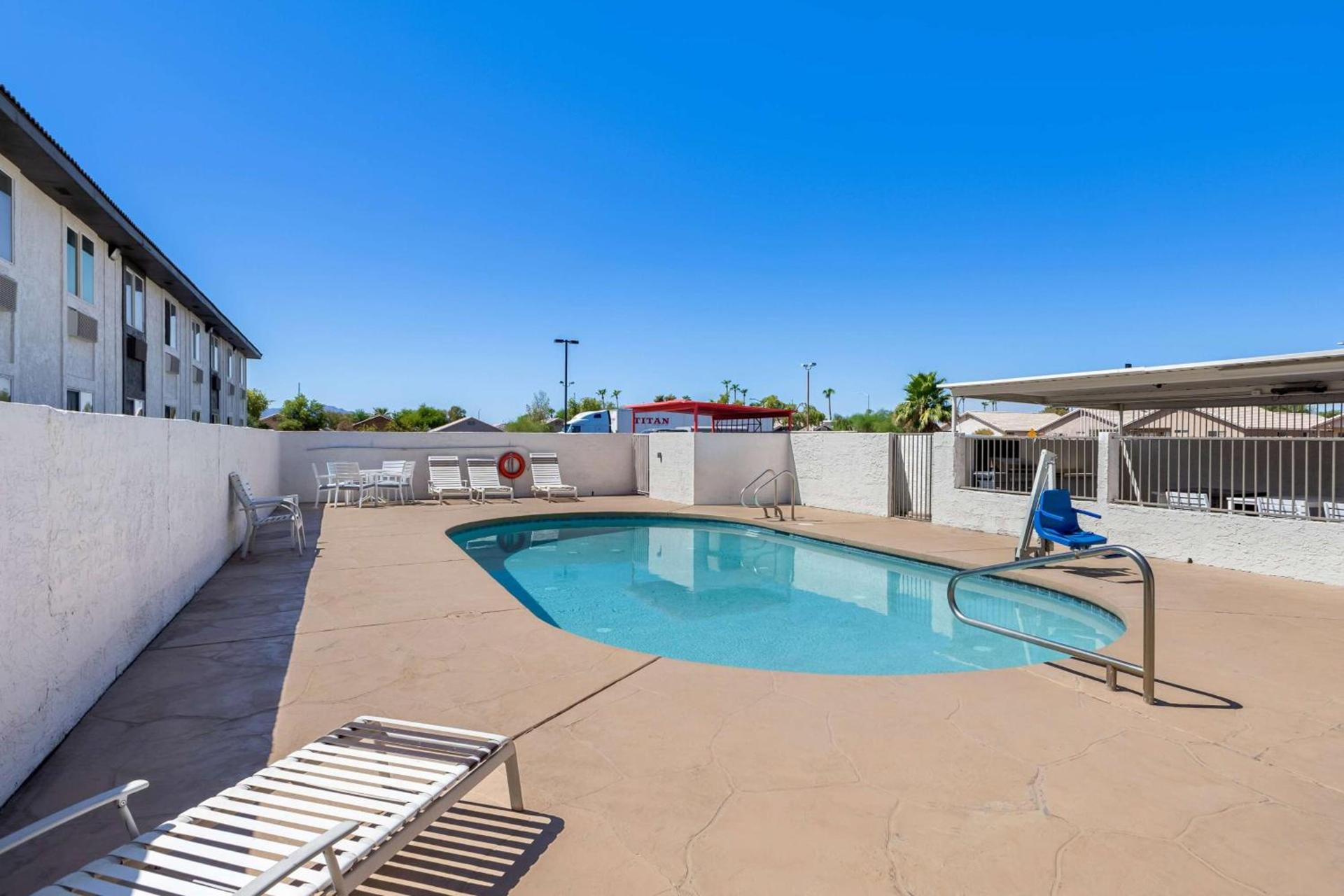 Super 8 by Wyndham Goodyear/Phoenix Area photo 14