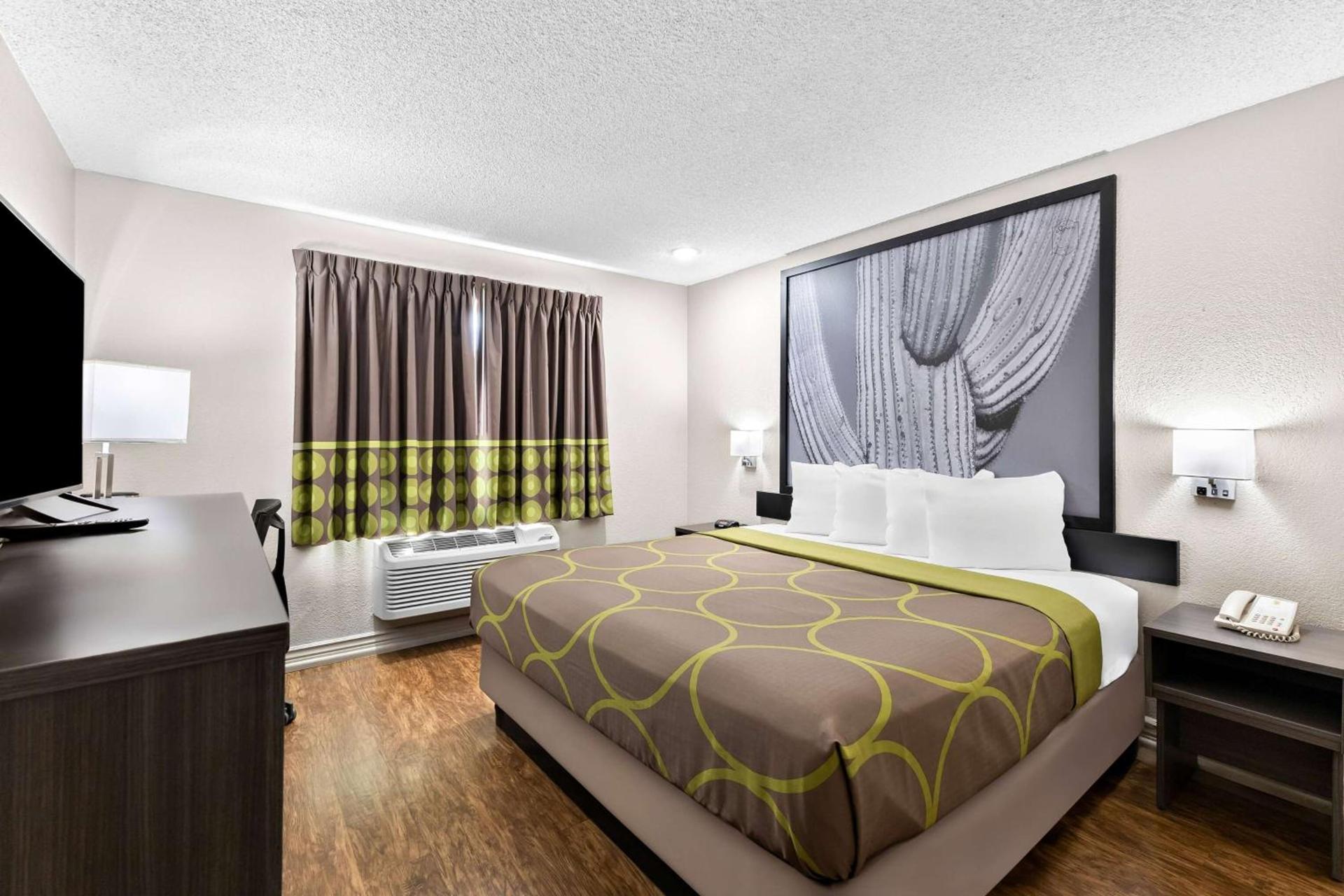 Super 8 by Wyndham Goodyear/Phoenix Area photo 25