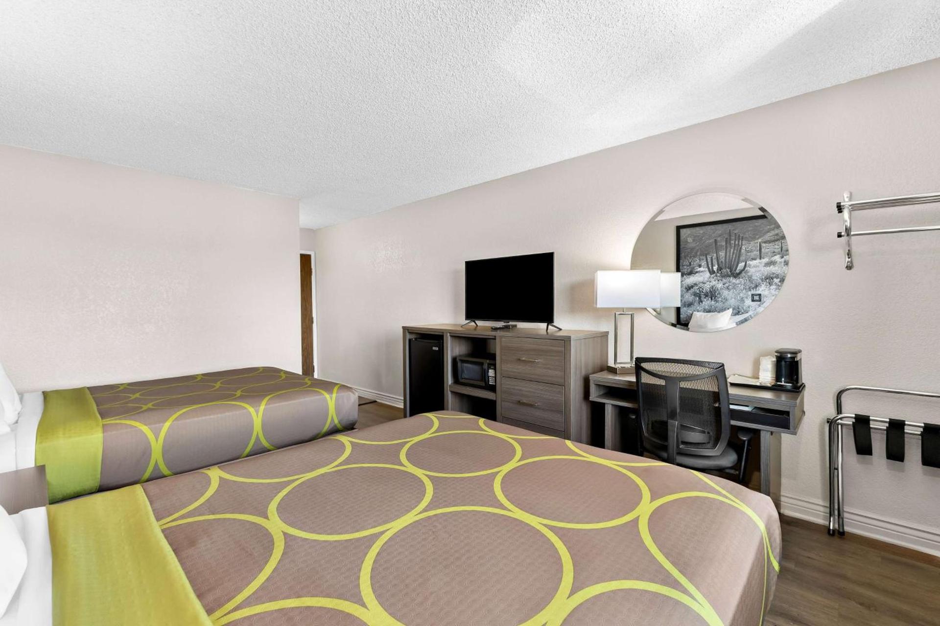 Super 8 by Wyndham Goodyear/Phoenix Area photo 26