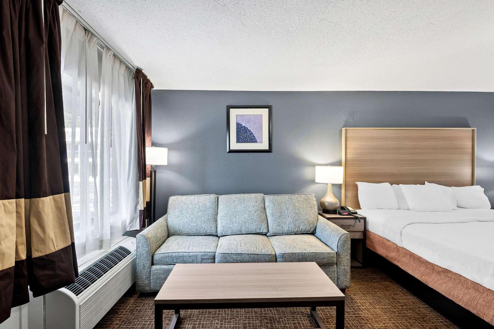 Quality Inn & Suites Fayetteville I-95 photo 19