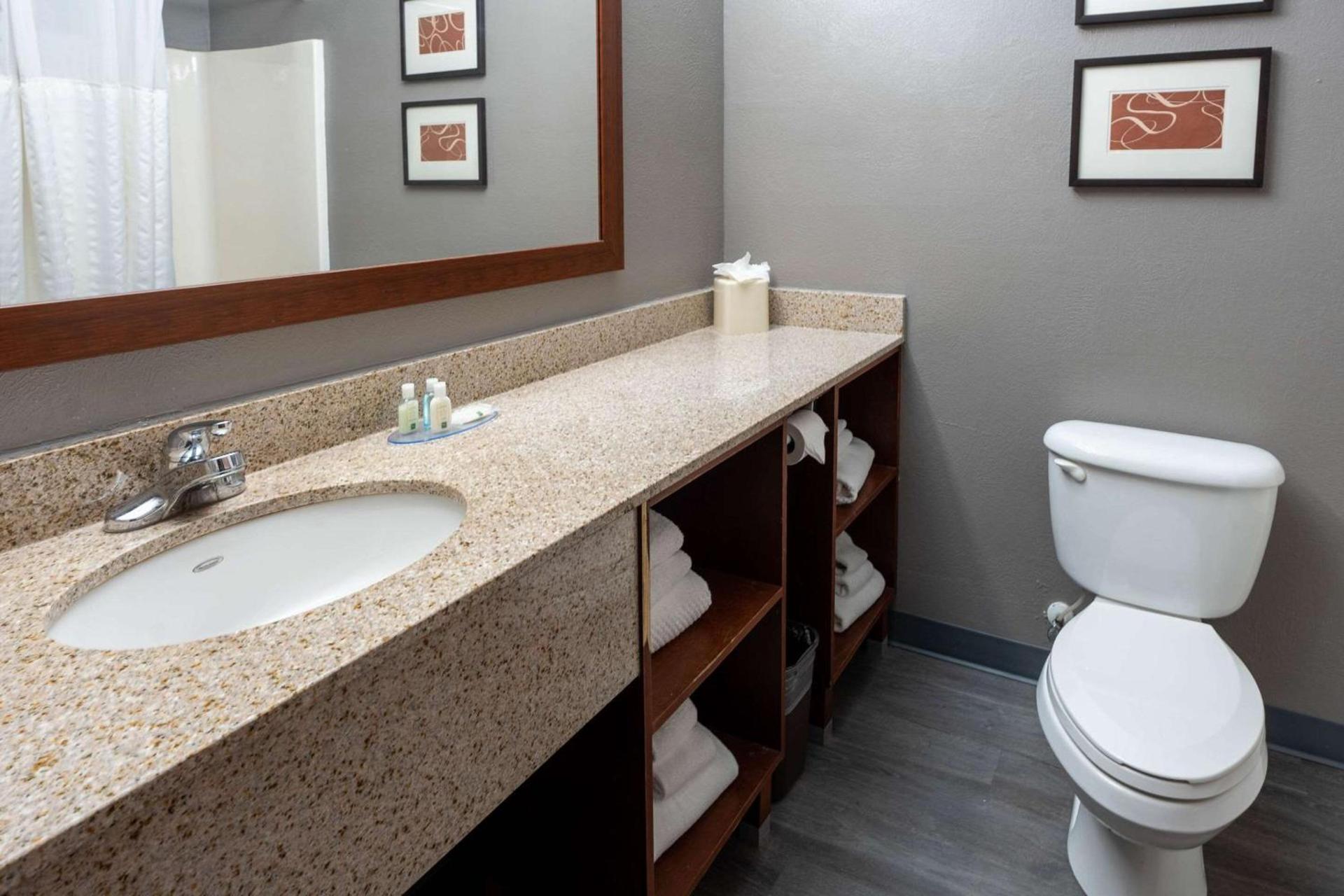Spark by Hilton Indianapolis Northeast Fishers photo 33