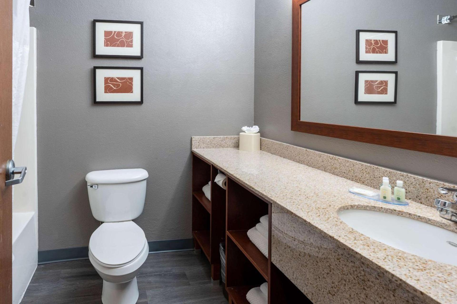 Spark by Hilton Indianapolis Northeast Fishers photo 35