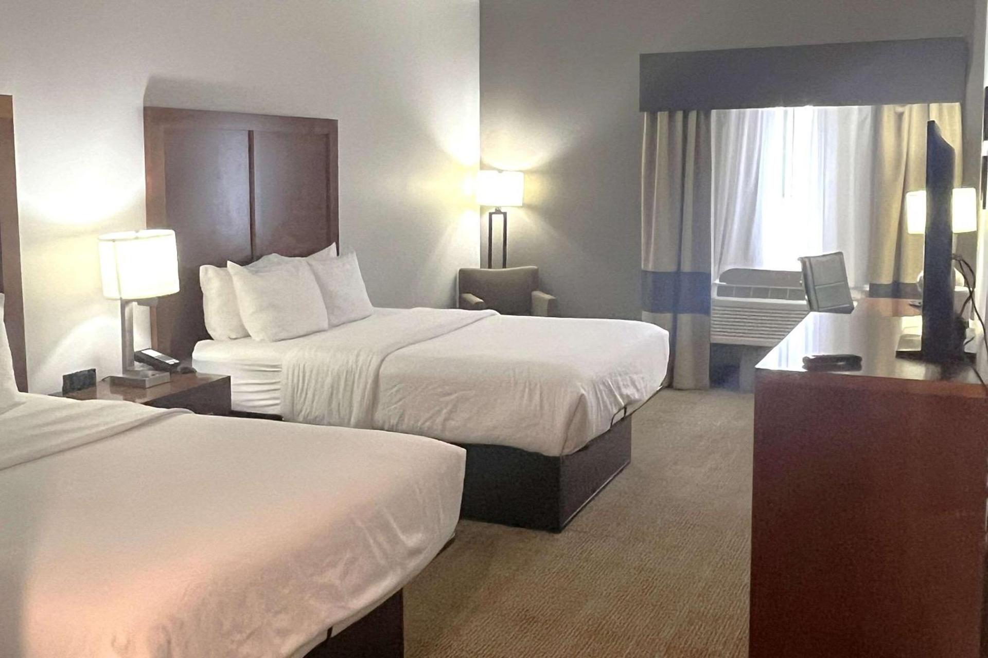 Comfort Inn & Suites Jackson North photo 16
