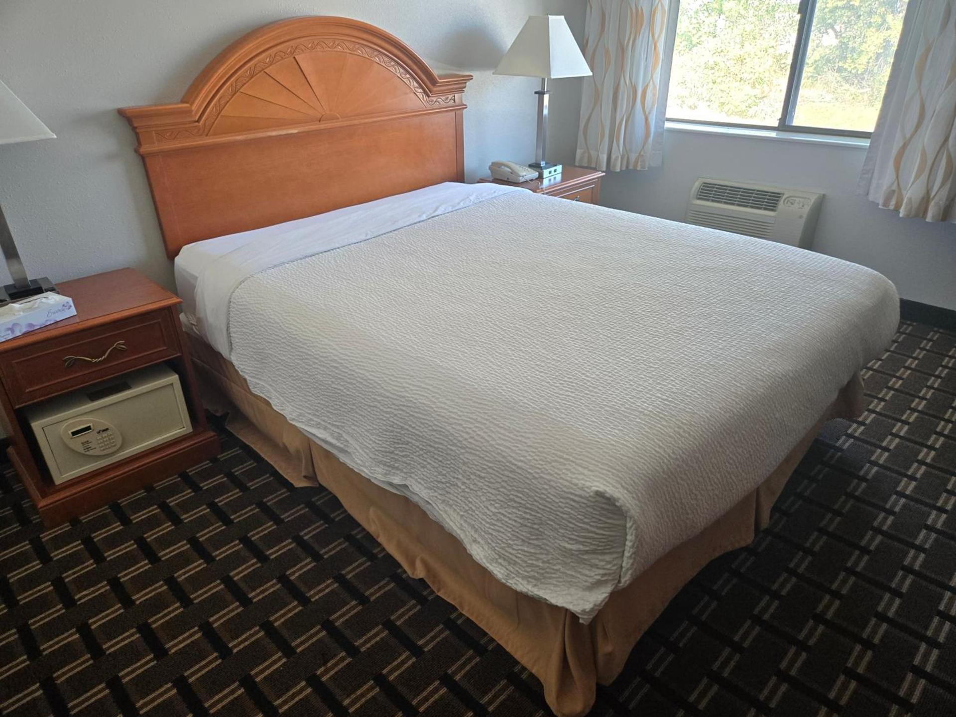 Days Inn by Wyndham Portage Cascade Mountain area photo 40