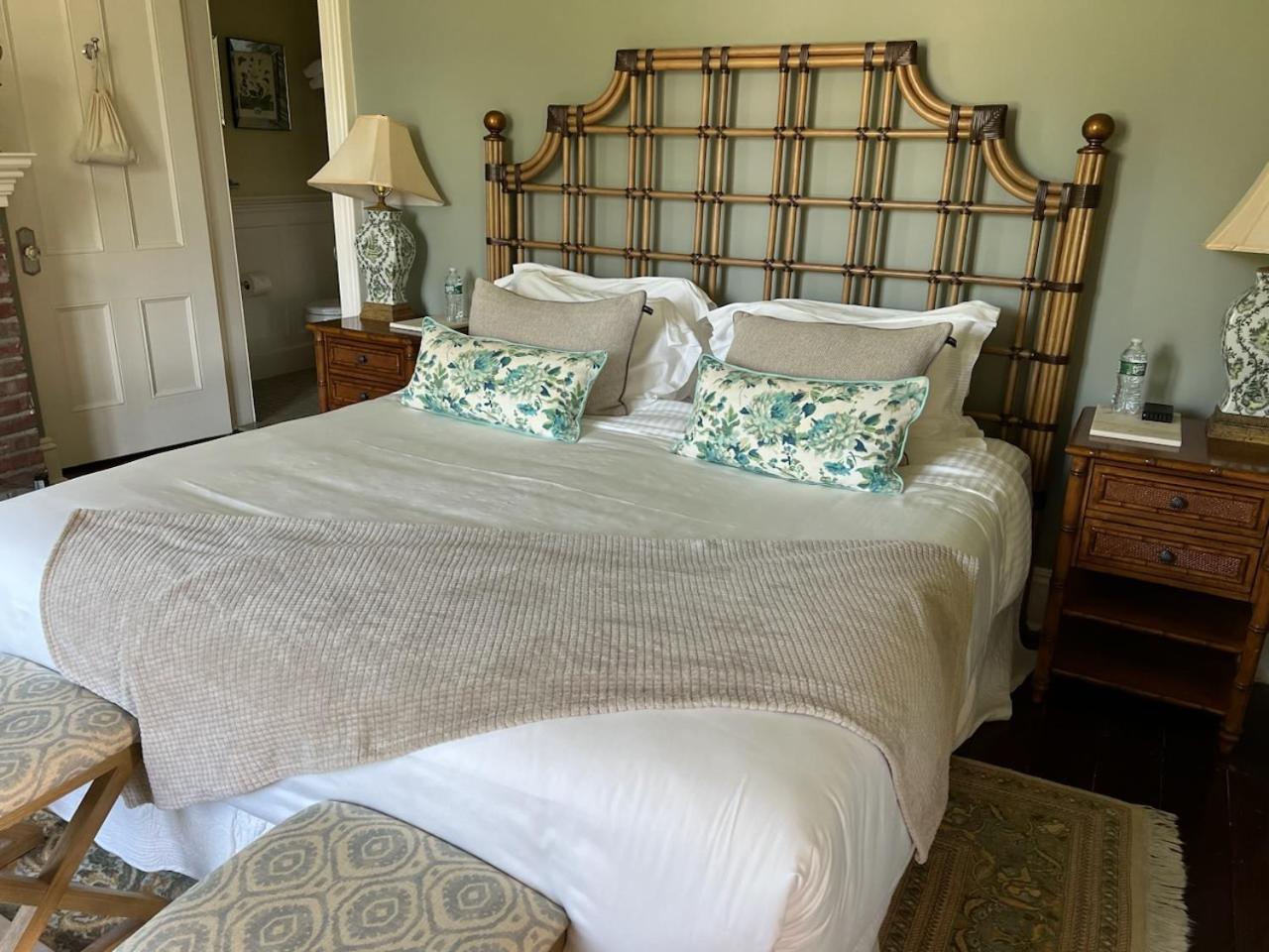 Jedediah Hawkins Inn photo 19
