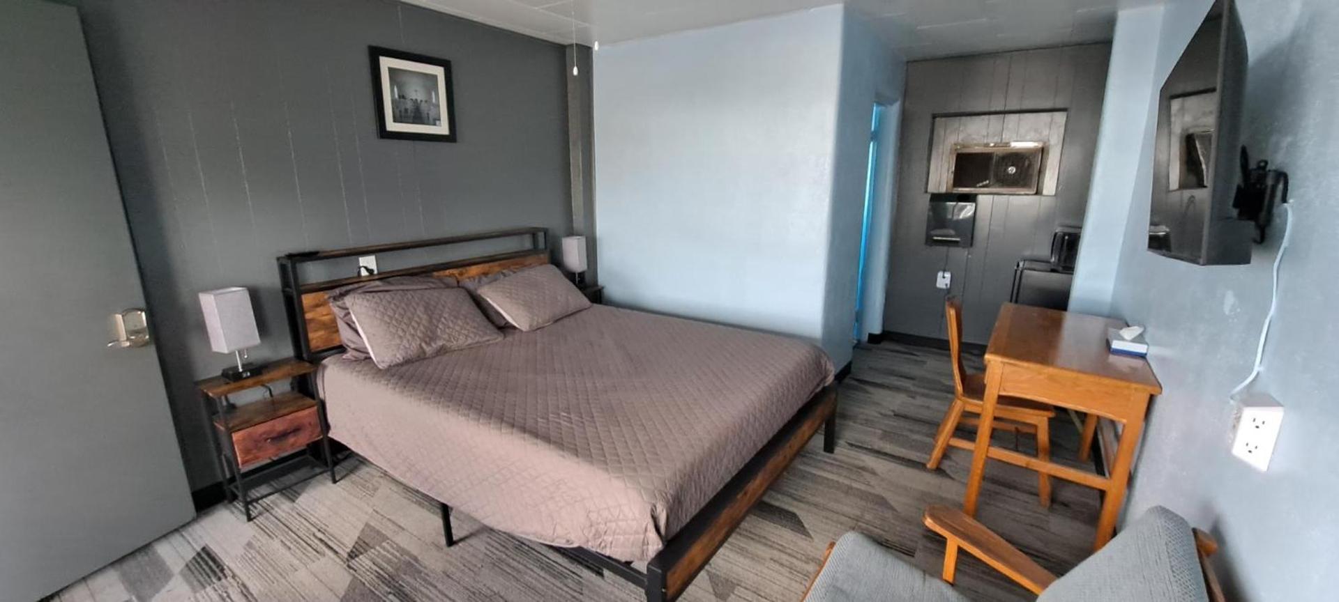 Maverick Motel photo 27