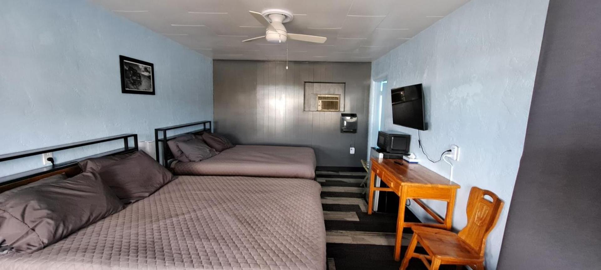 Maverick Motel photo 28
