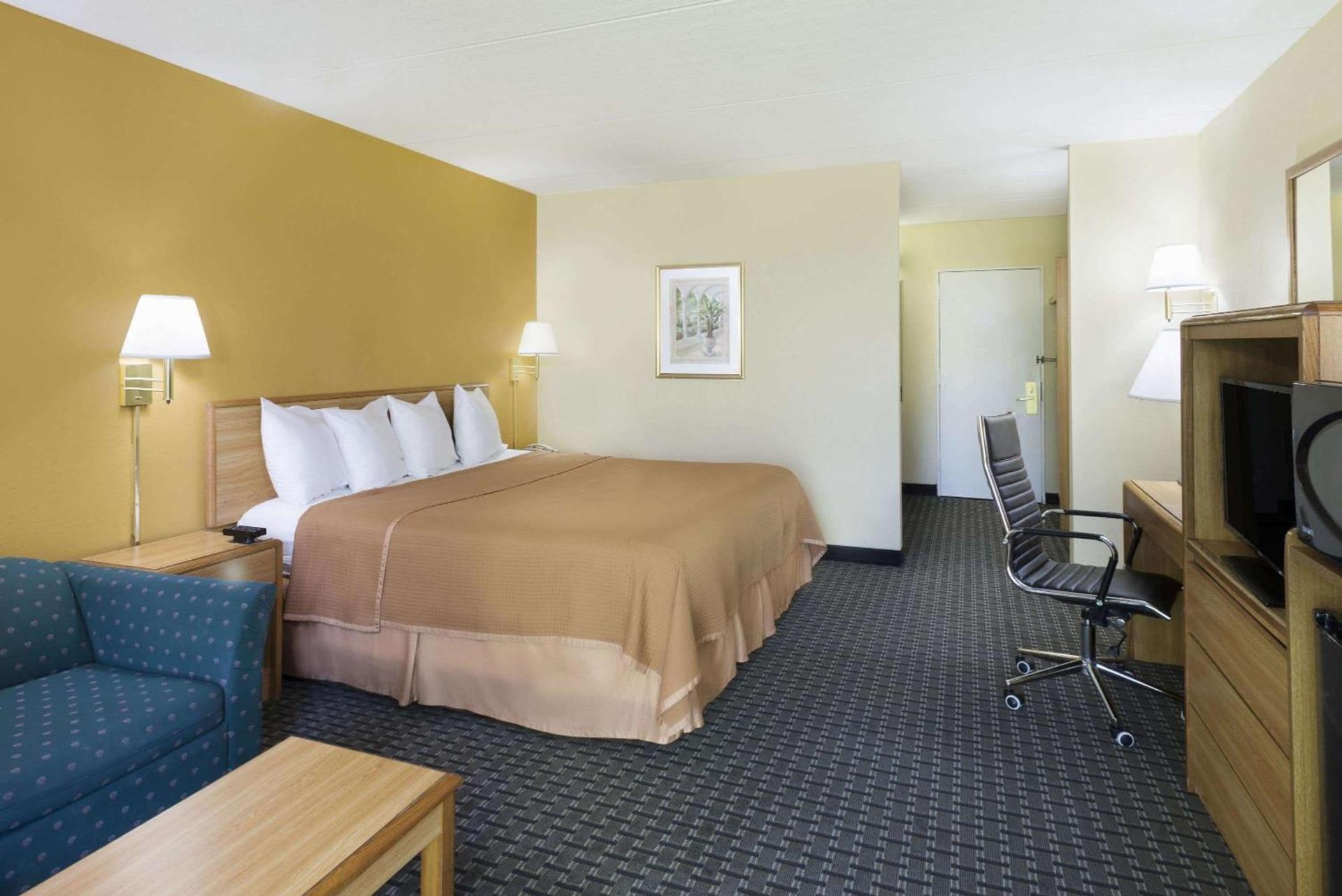 Howard Johnson by Wyndham Newburgh photo 14