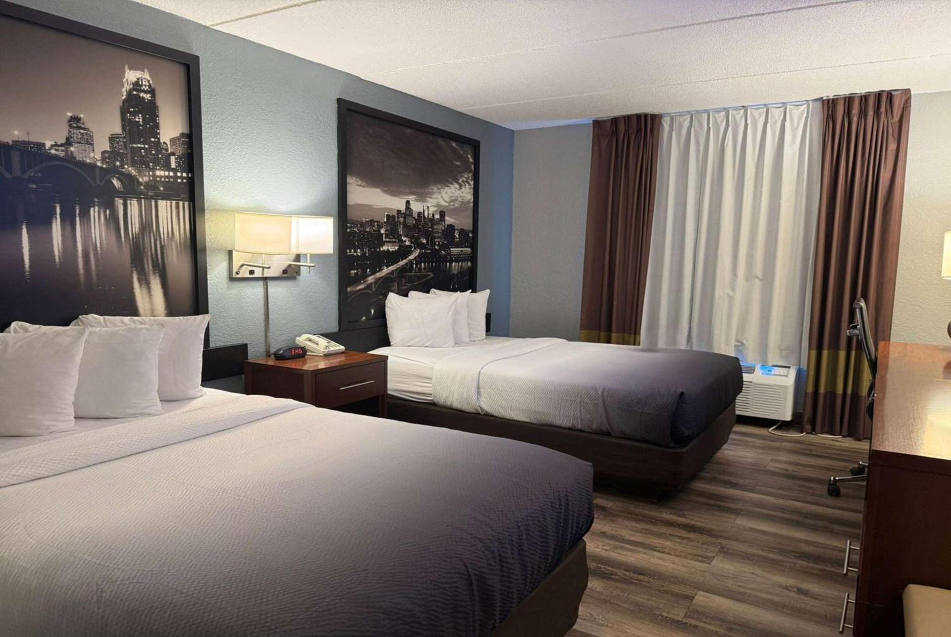 Super 8 by Wyndham Bloomington/Airport photo 24