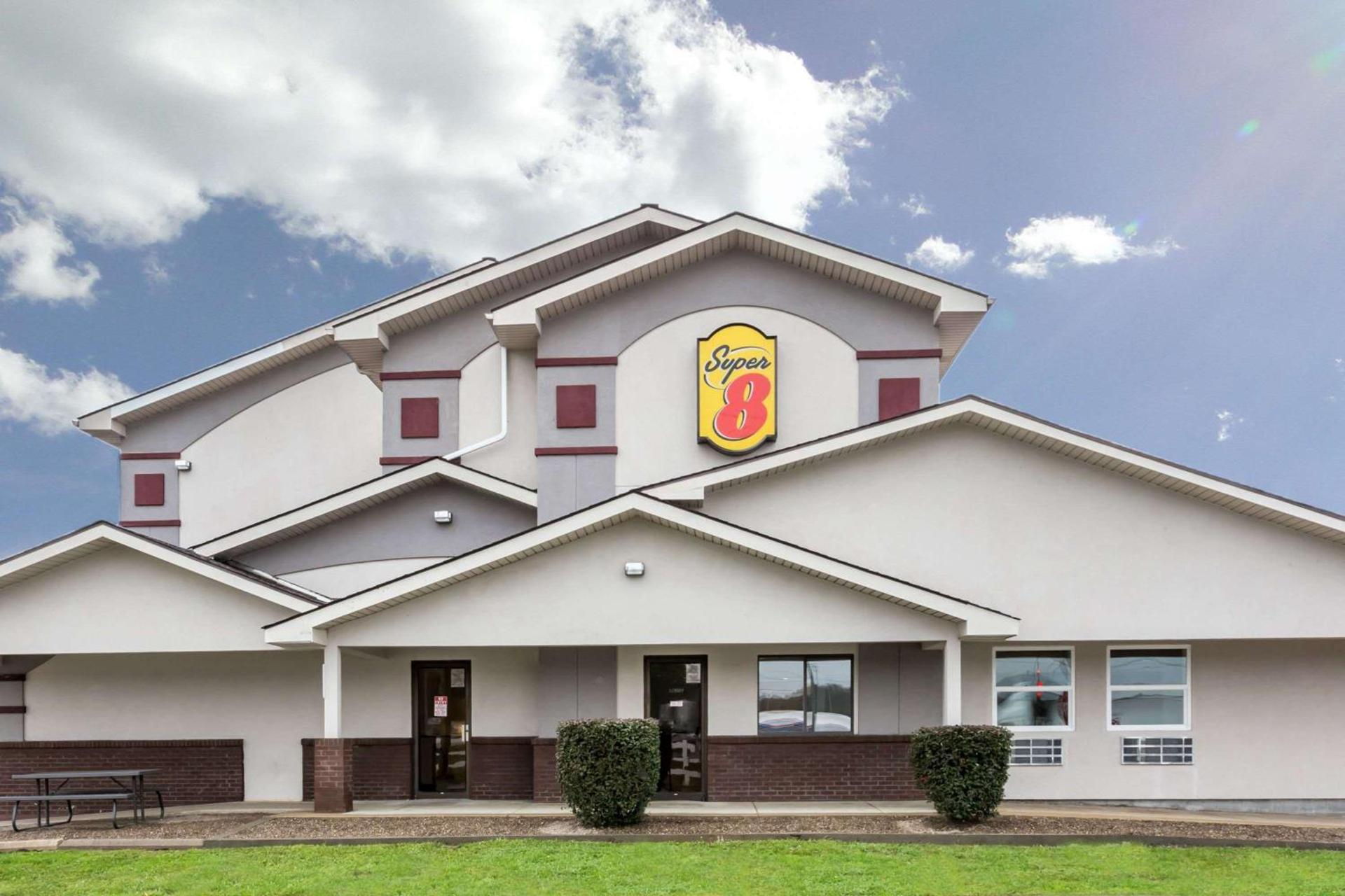Super 8 by Wyndham Summersville - New River National Park — hotel in Summersville