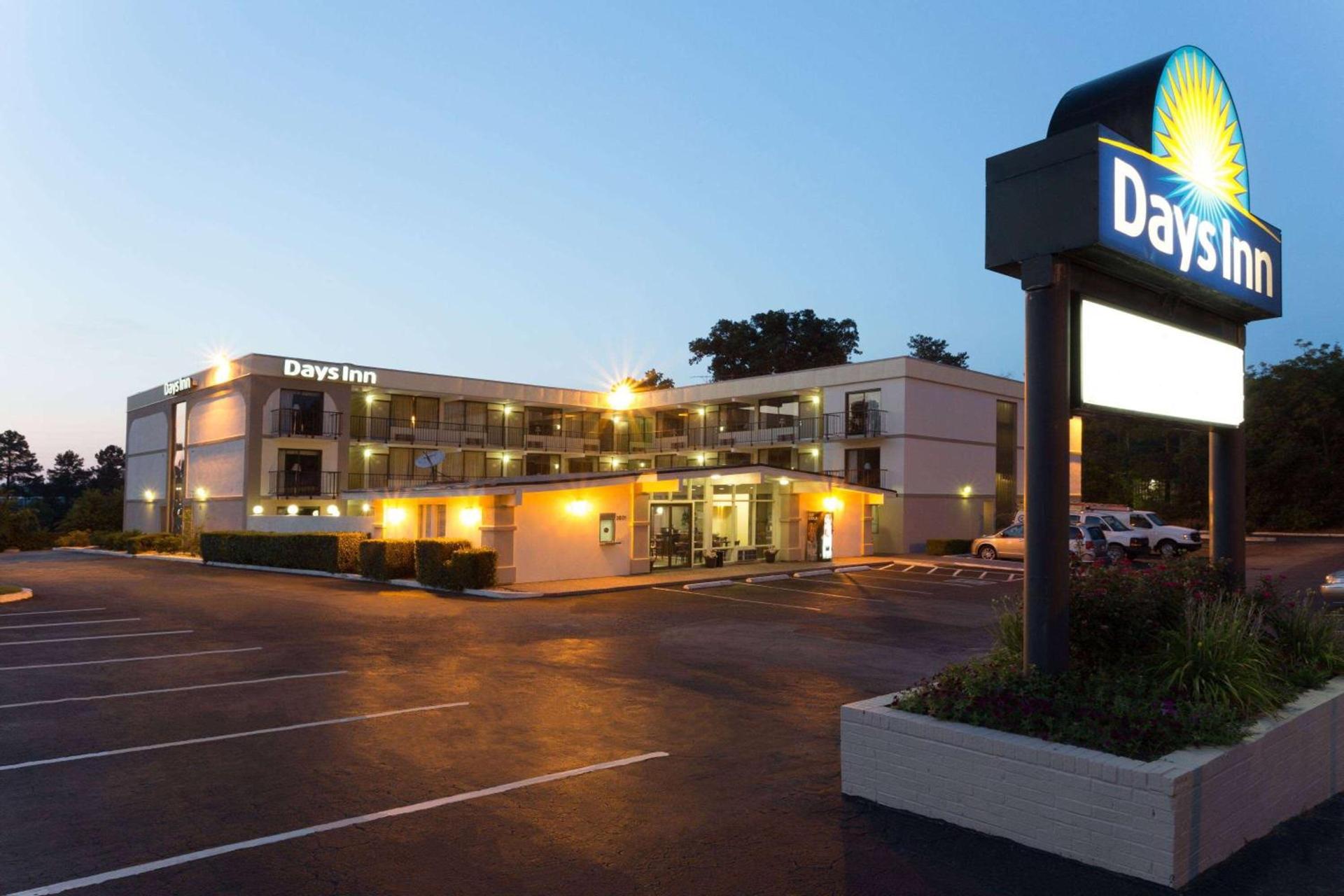 Motel 6 Raleigh, NC – Downtown South photo 4