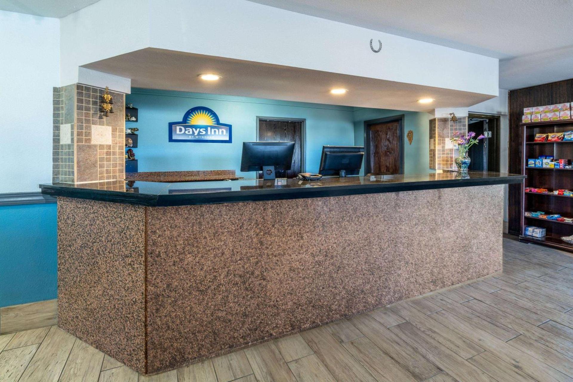 Days Inn by Wyndham Lamar photo 3