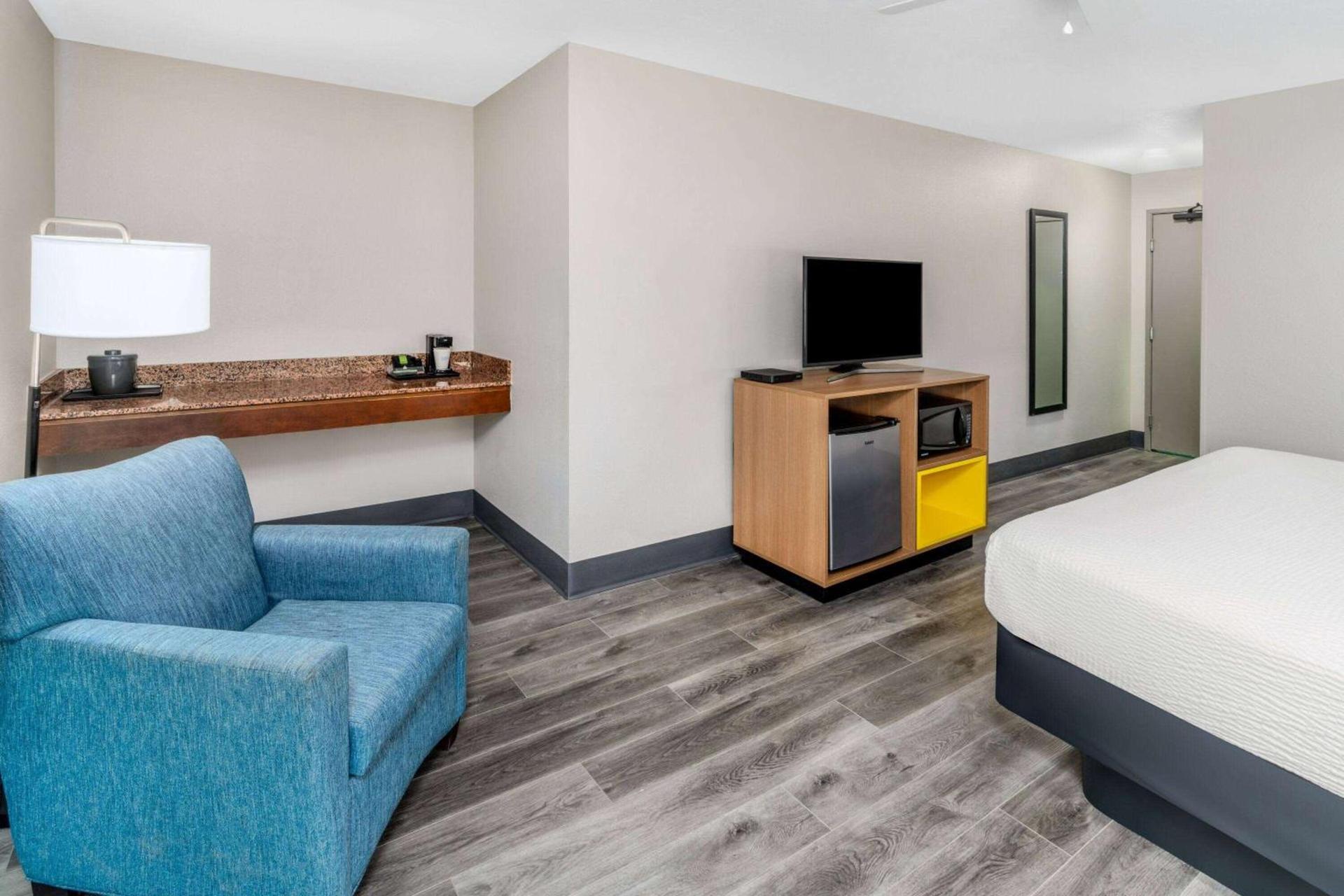 Days Inn by Wyndham Lamar photo 14