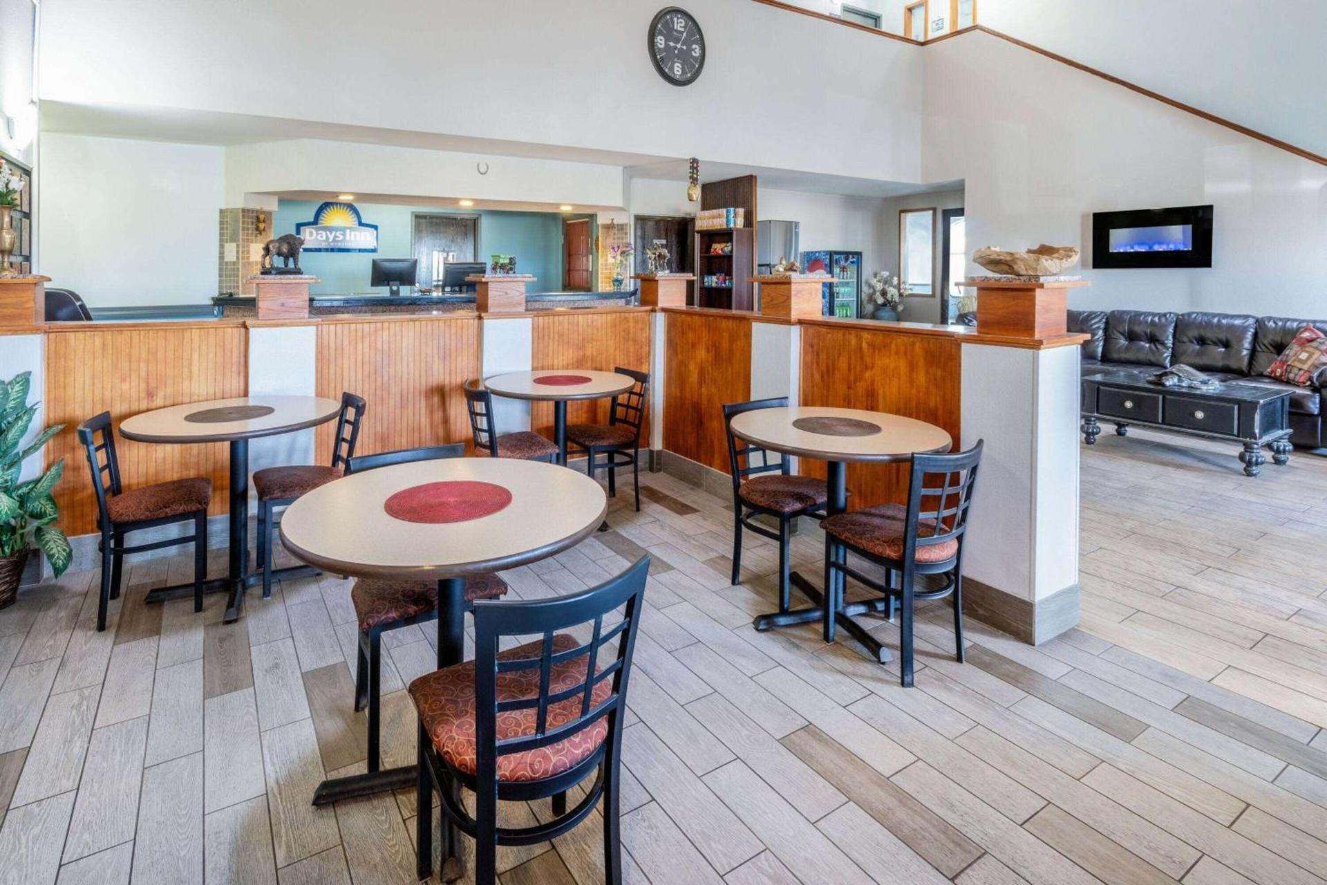 Days Inn by Wyndham Lamar photo 22
