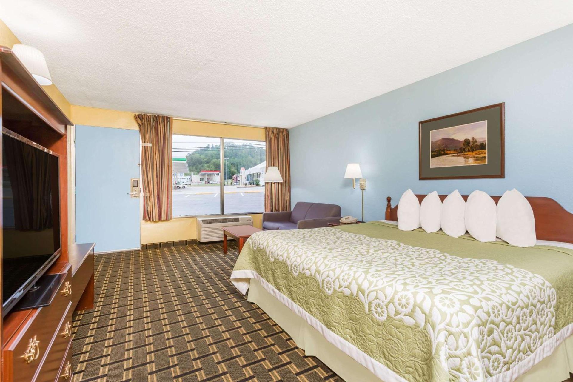 Days Inn by Wyndham Clayton photo 20
