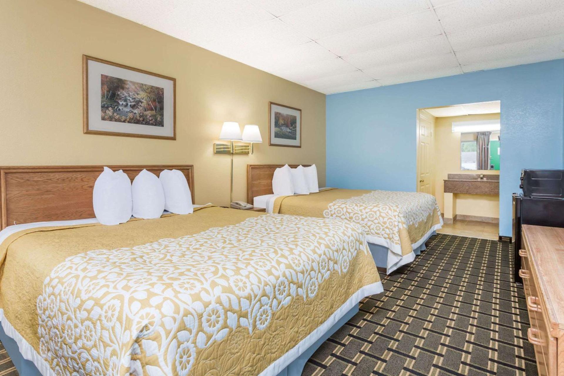 Days Inn by Wyndham Clayton photo 18
