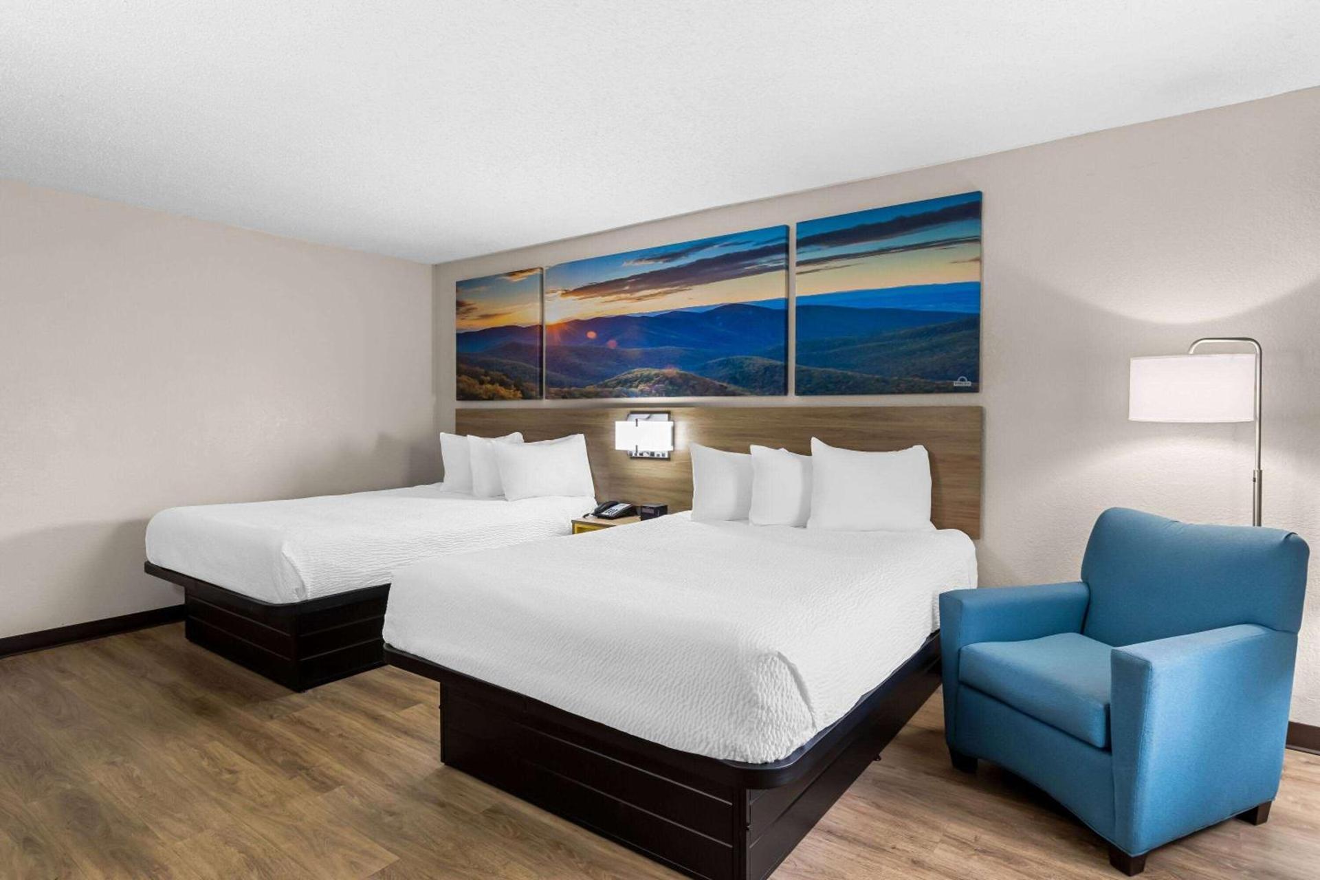 Days Inn by Wyndham Clayton photo 23