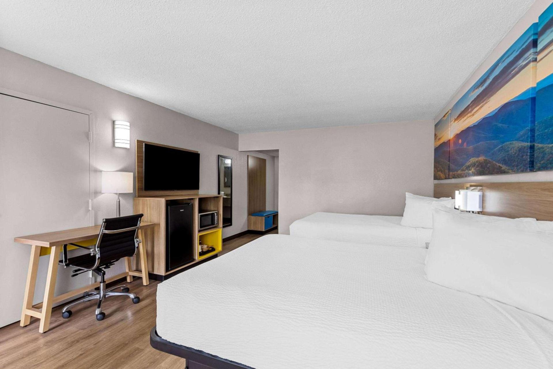 Days Inn by Wyndham Clayton photo 28