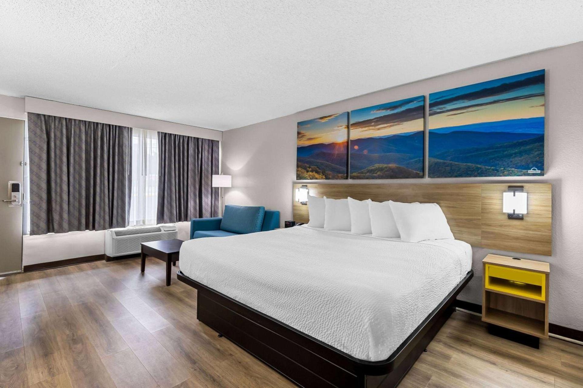 Days Inn by Wyndham Clayton photo 33