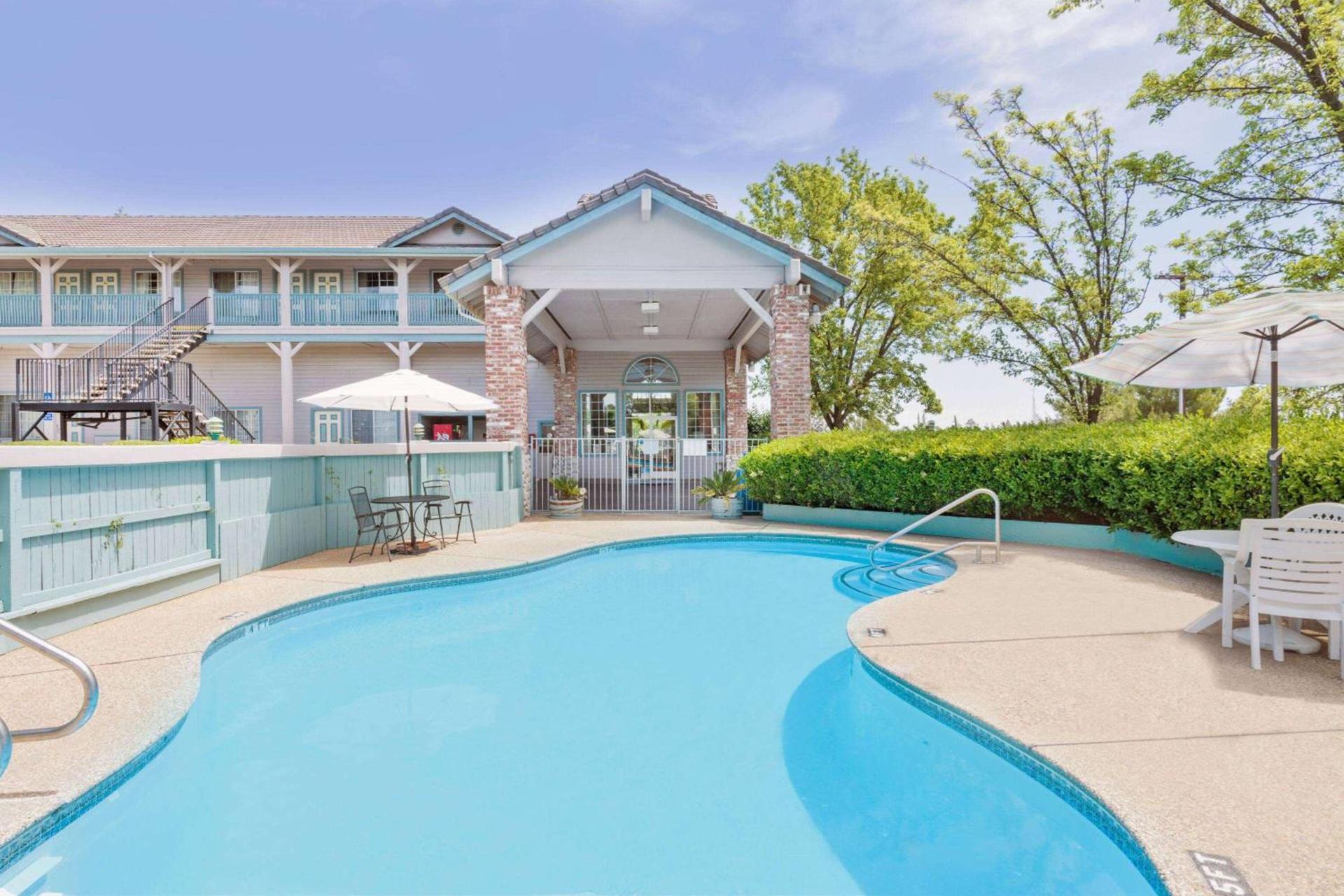 Super 8 by Wyndham Auburn photo 35