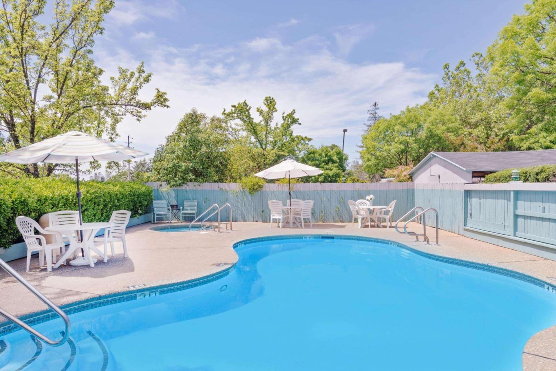 Super 8 by Wyndham Auburn photo 34