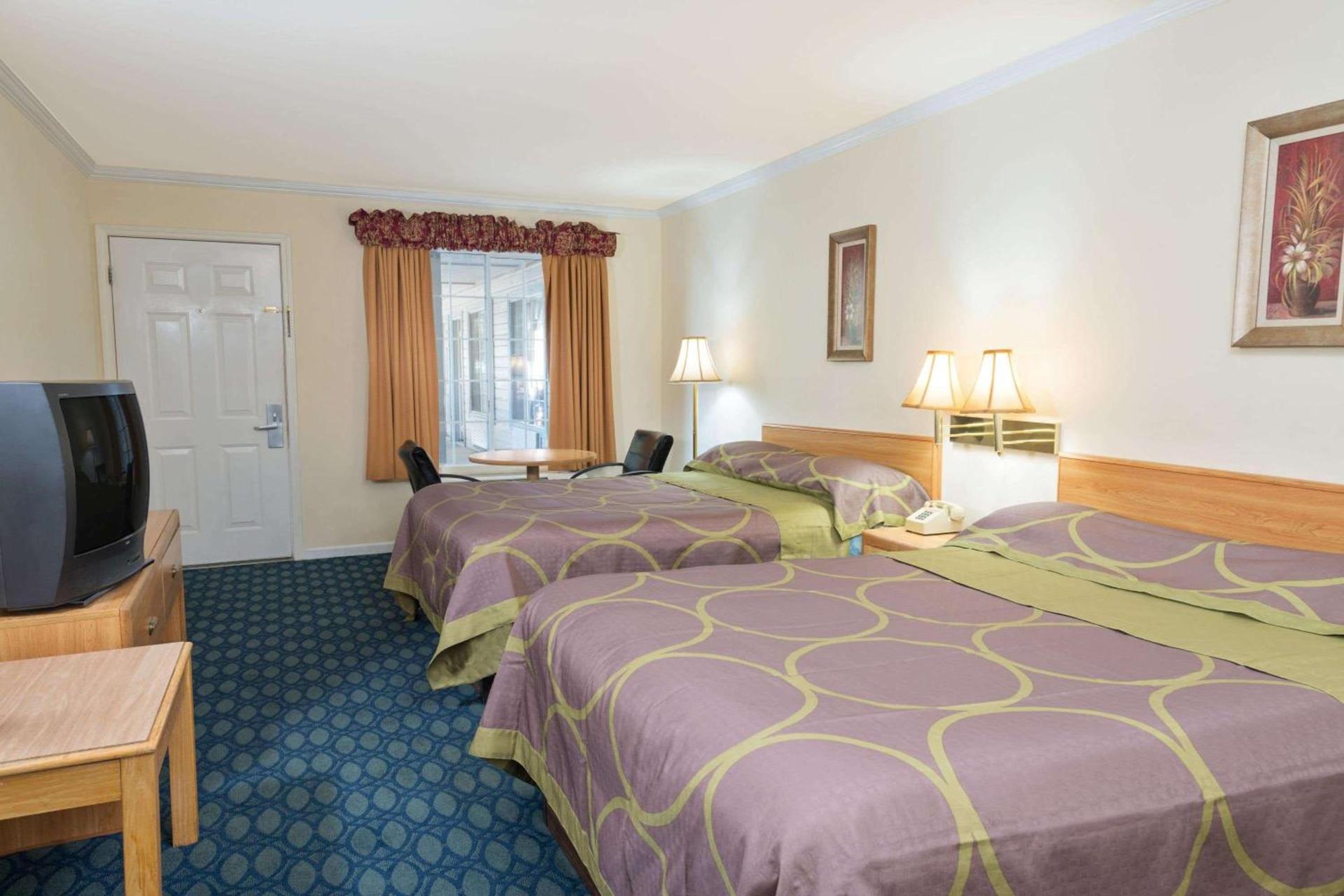 Super 8 by Wyndham Auburn photo 41