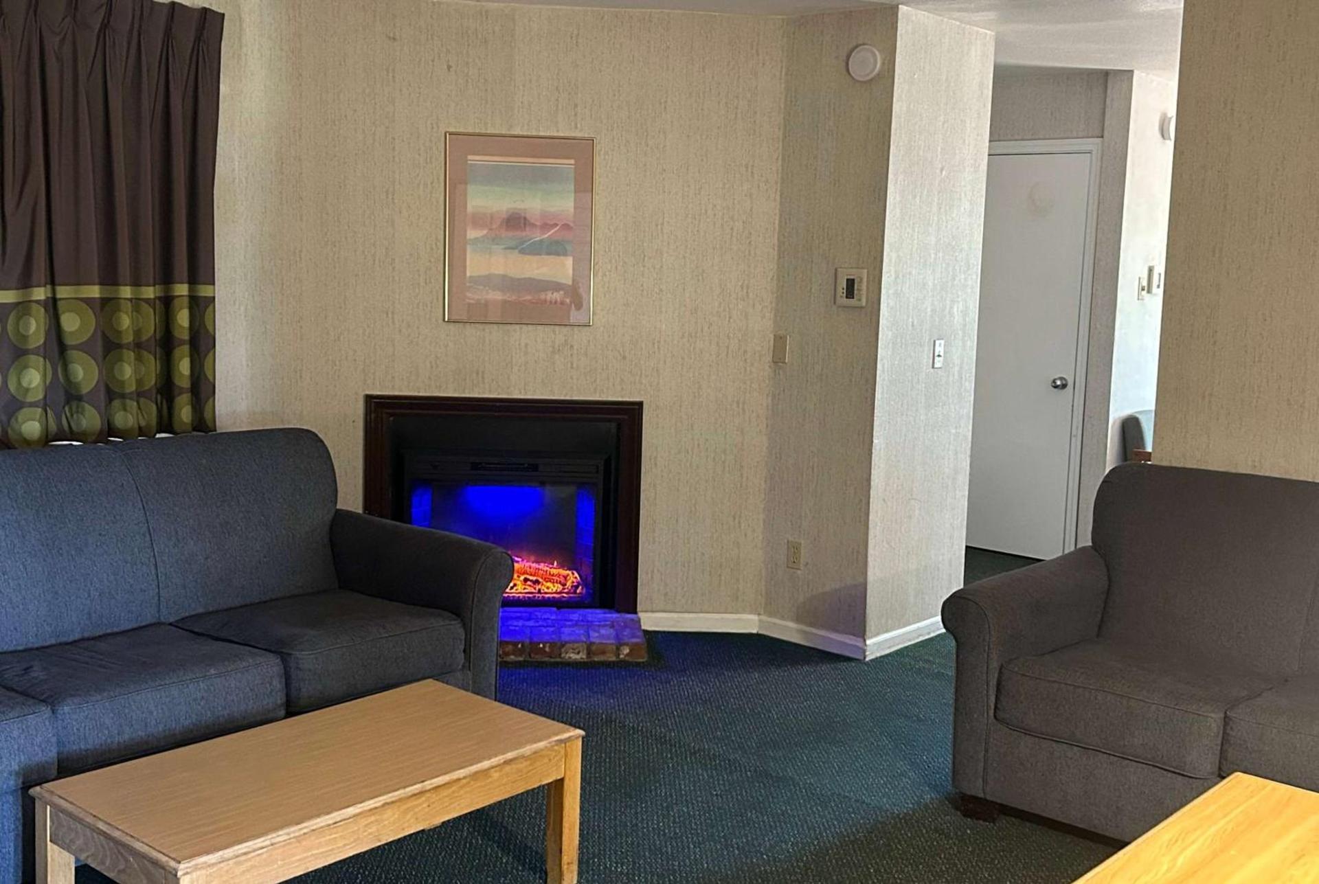 Super 8 by Wyndham Auburn photo 45