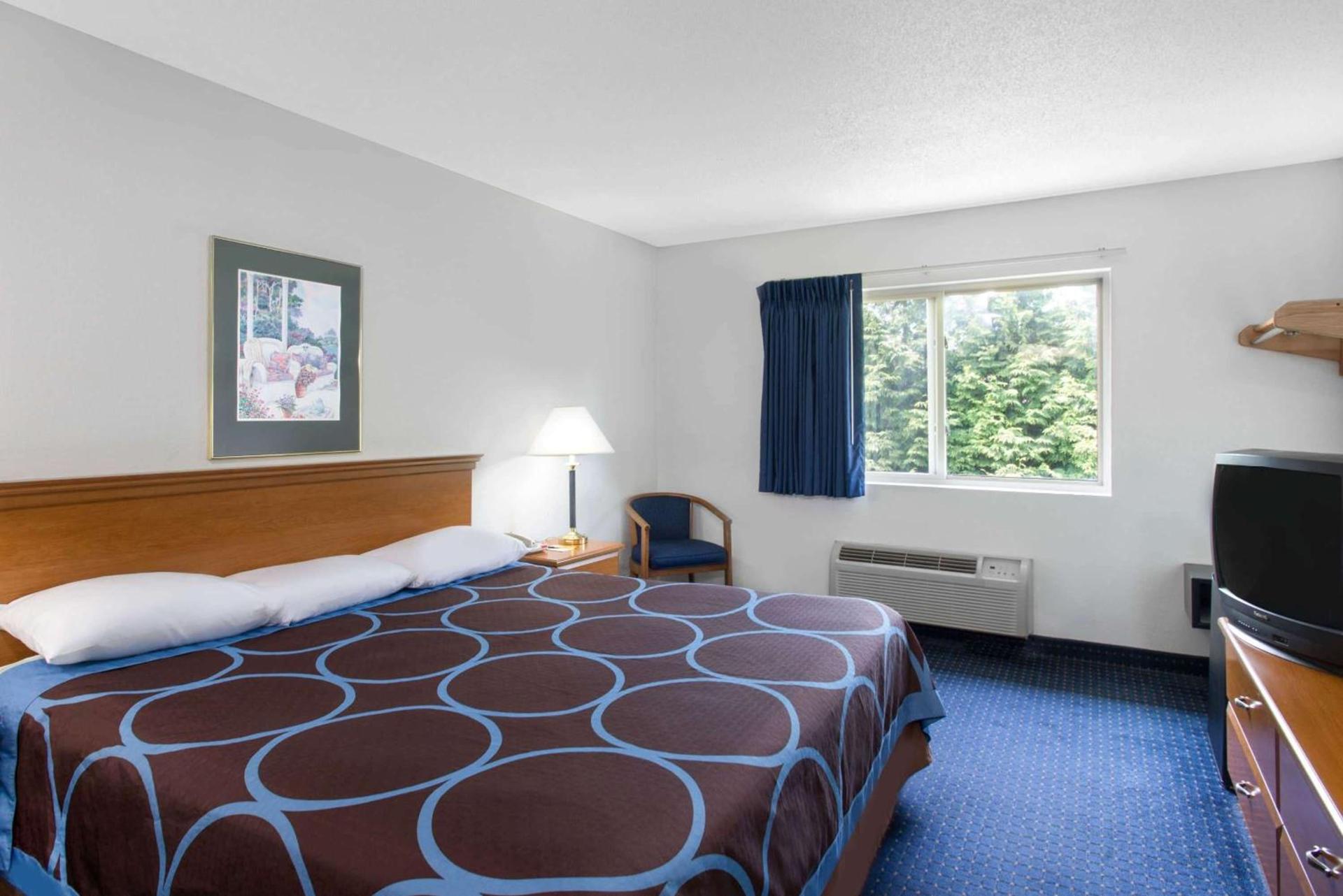 Super 8 by Wyndham Kingston photo 12