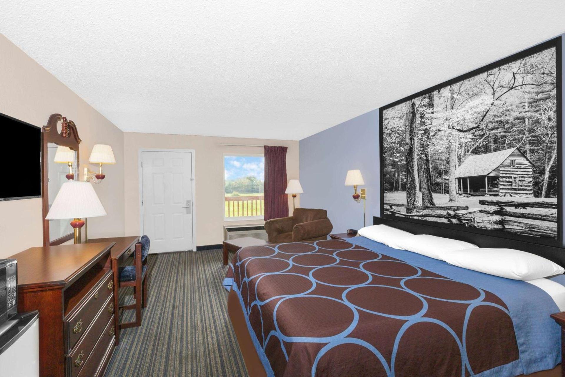Super 8 by Wyndham Whiteville photo 10