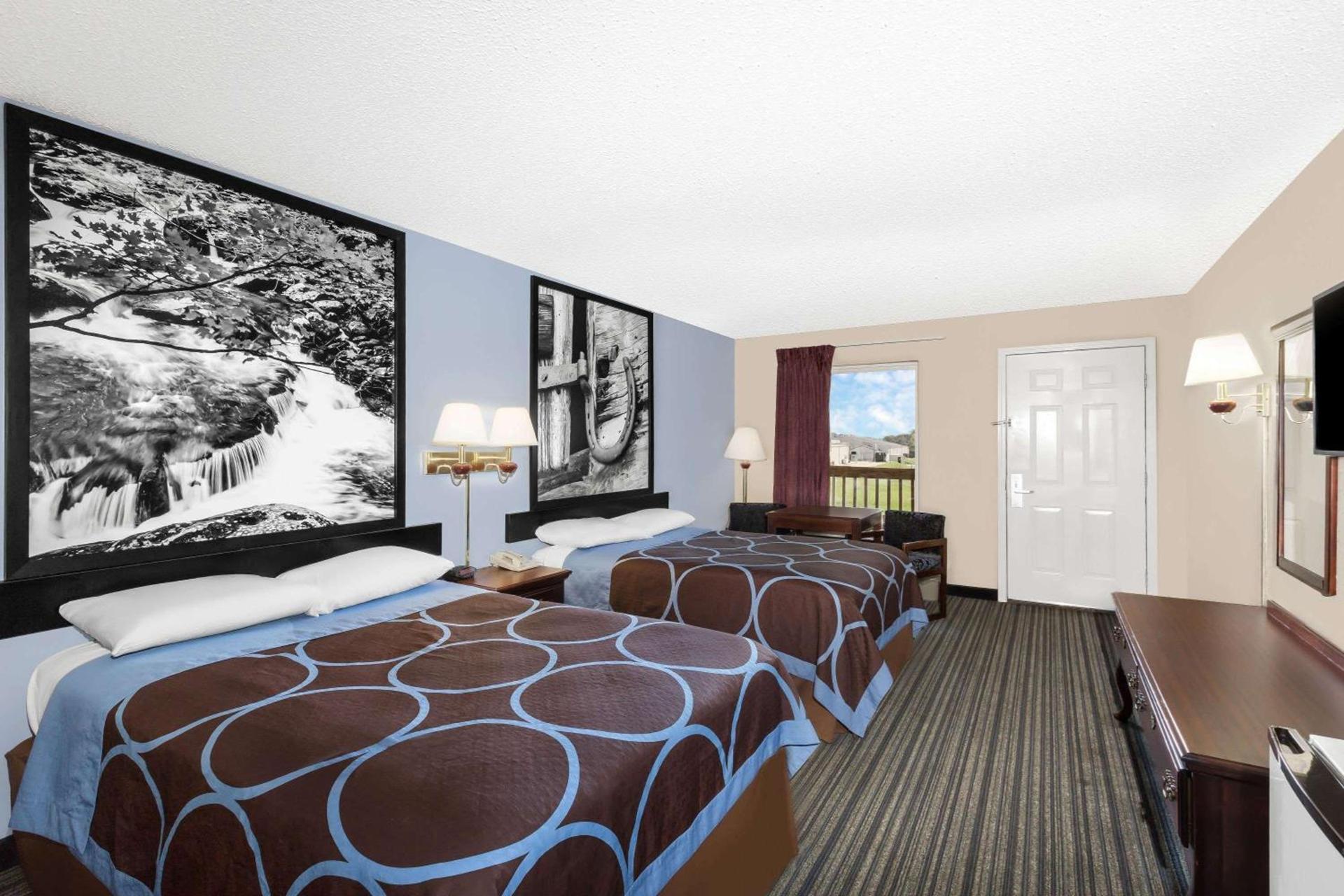Super 8 by Wyndham Whiteville photo 12