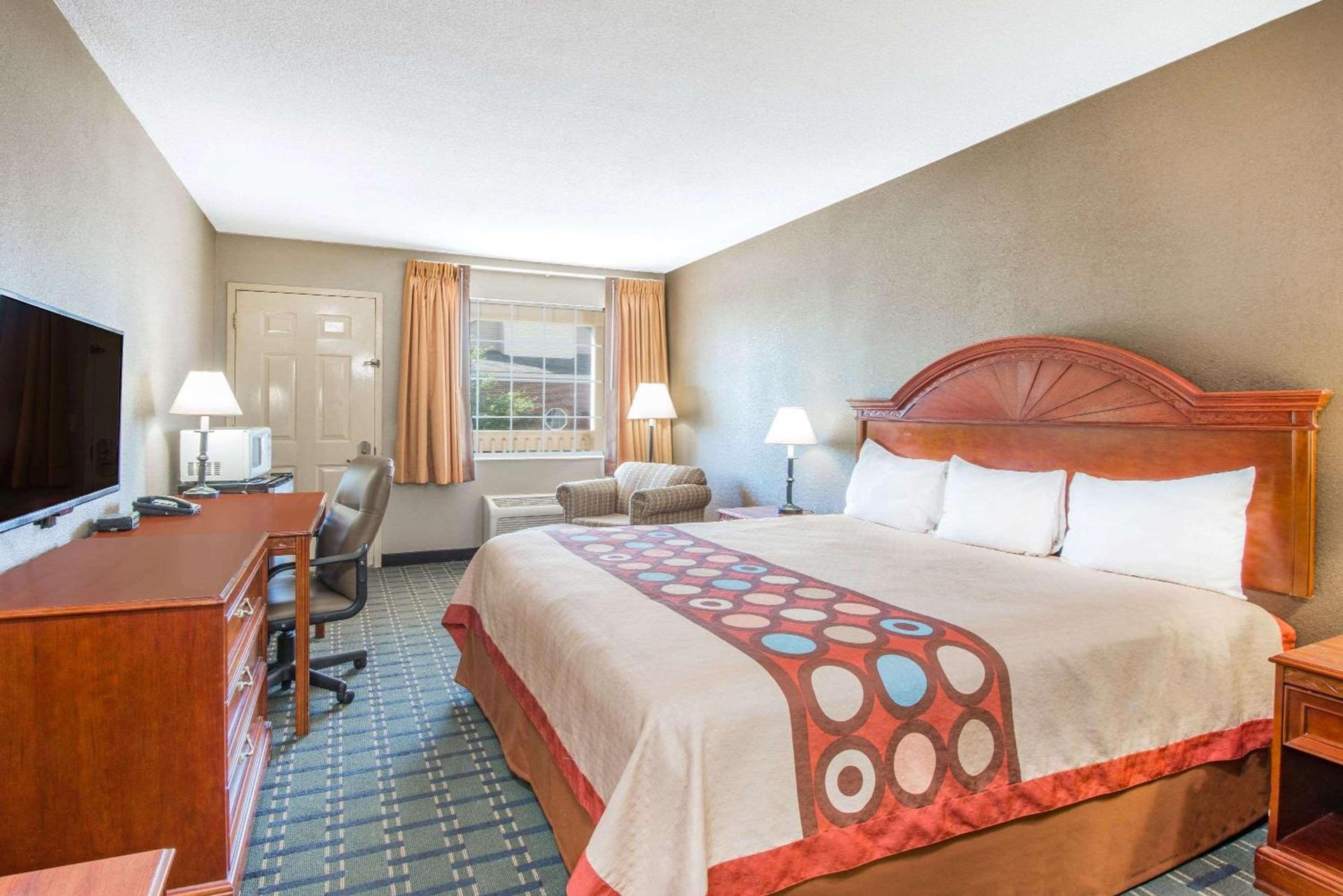 Red Roof Inn & Suites Marysville photo 9