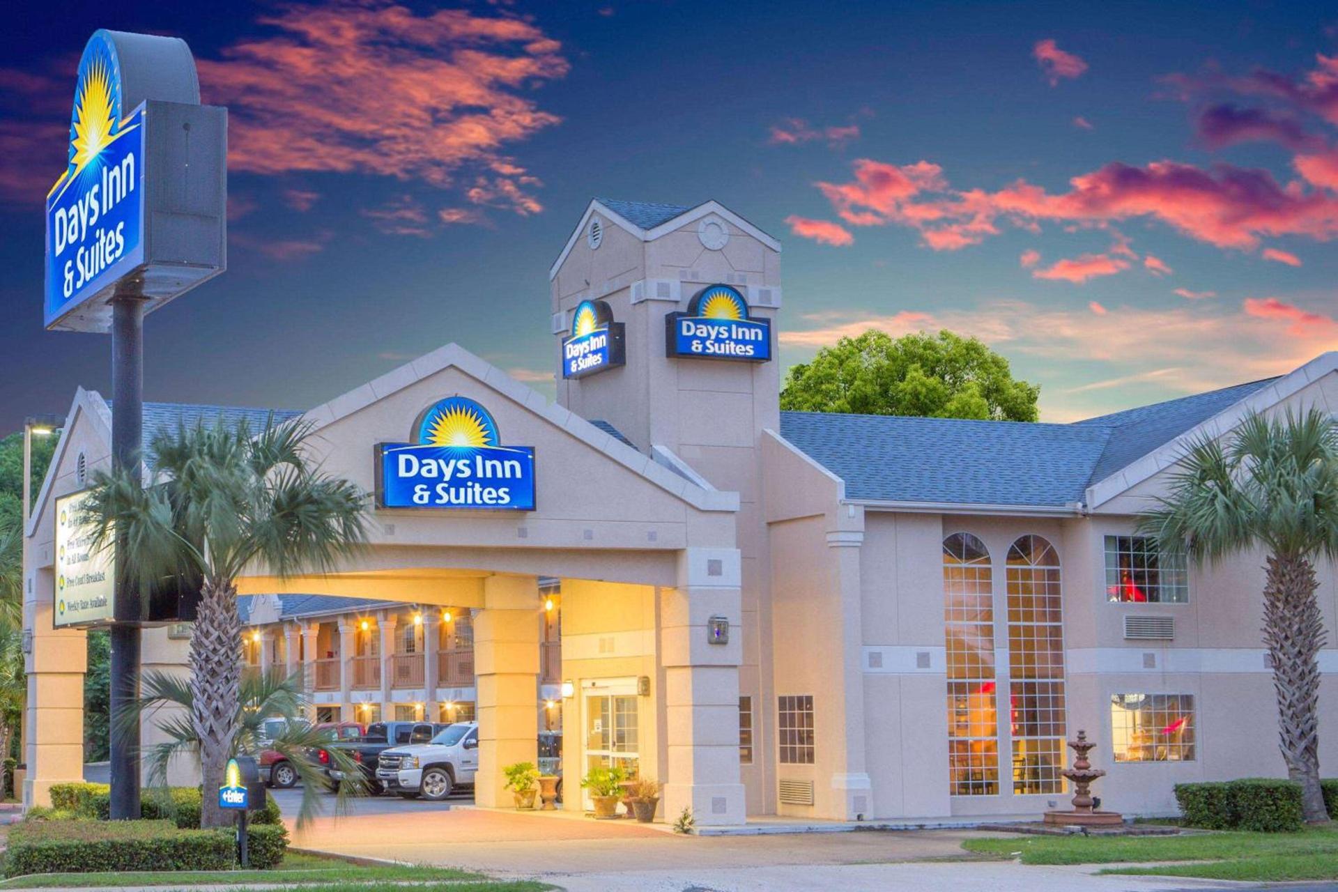 Days Inn by Wyndham Nacogdoches/SFA University/Downtown photo 2