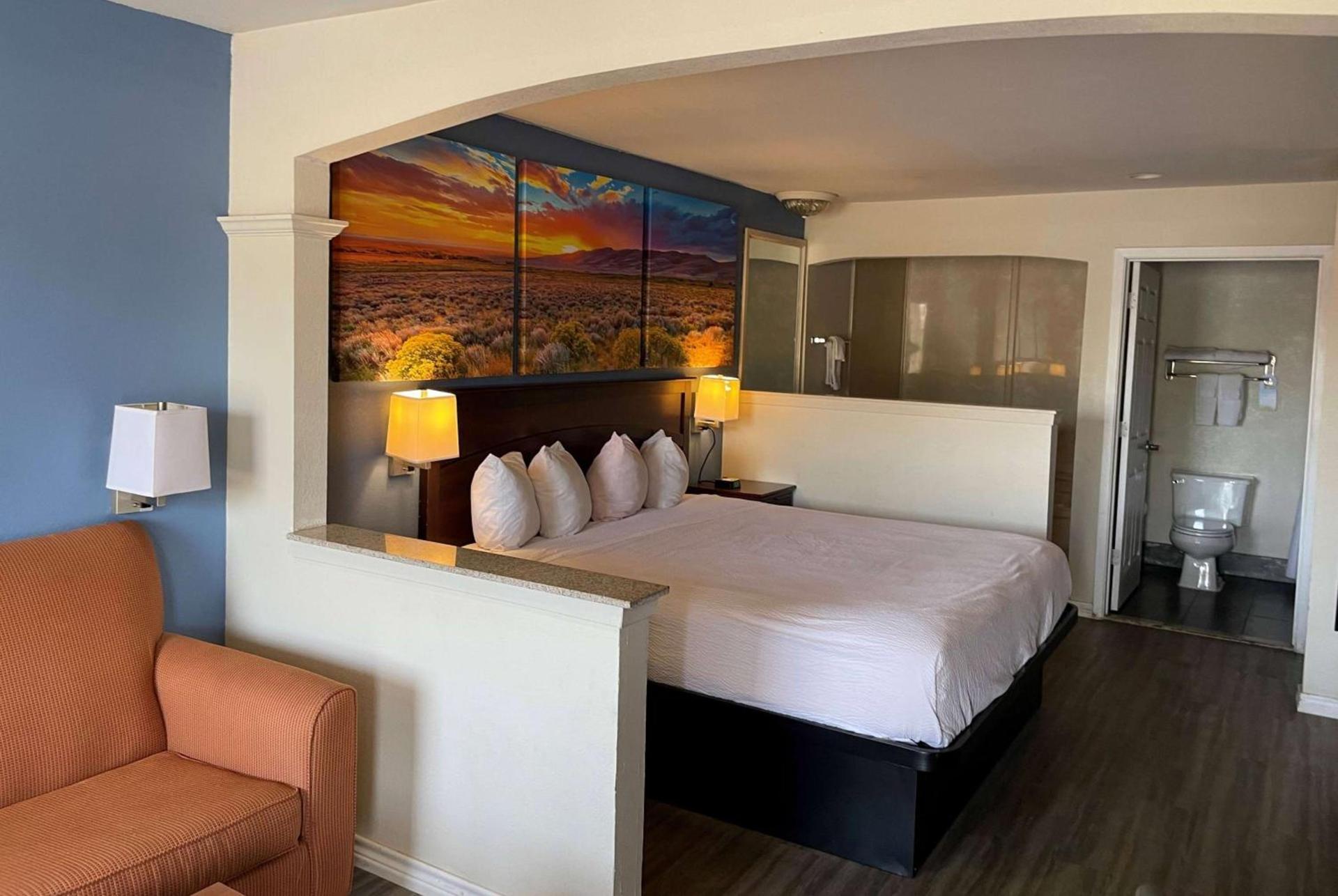 Days Inn by Wyndham Nacogdoches/SFA University/Downtown photo 12