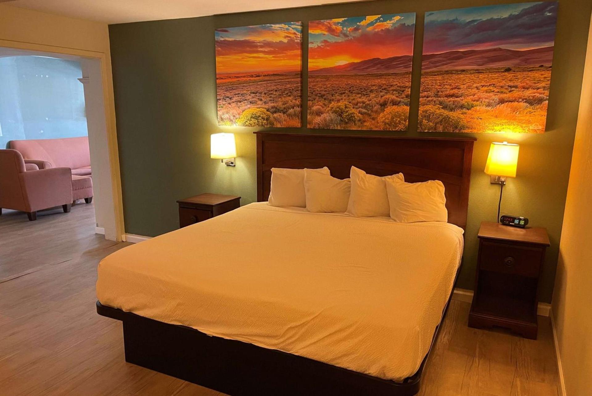 Days Inn by Wyndham Nacogdoches/SFA University/Downtown photo 9