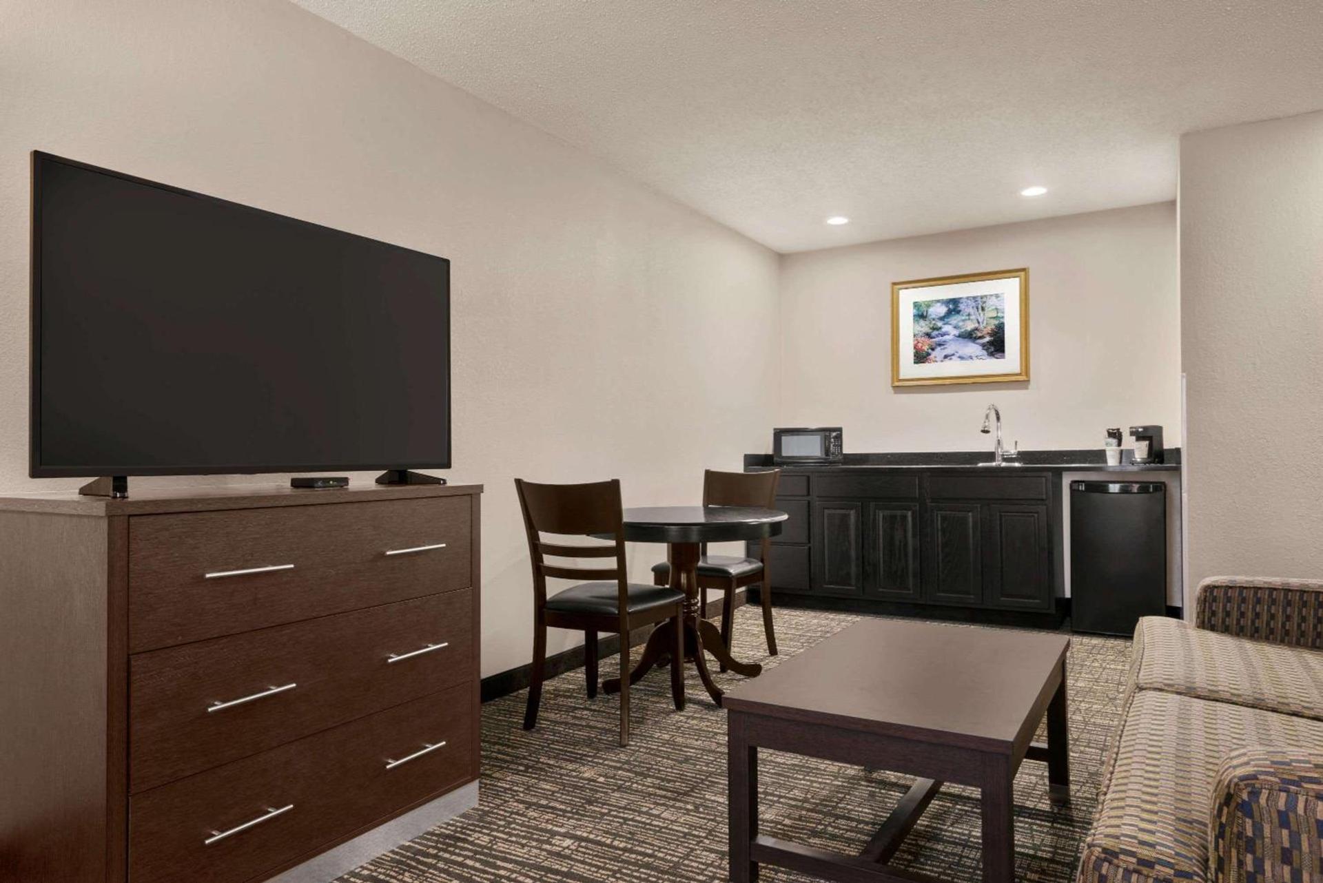 Baymont by Wyndham Washington photo 21