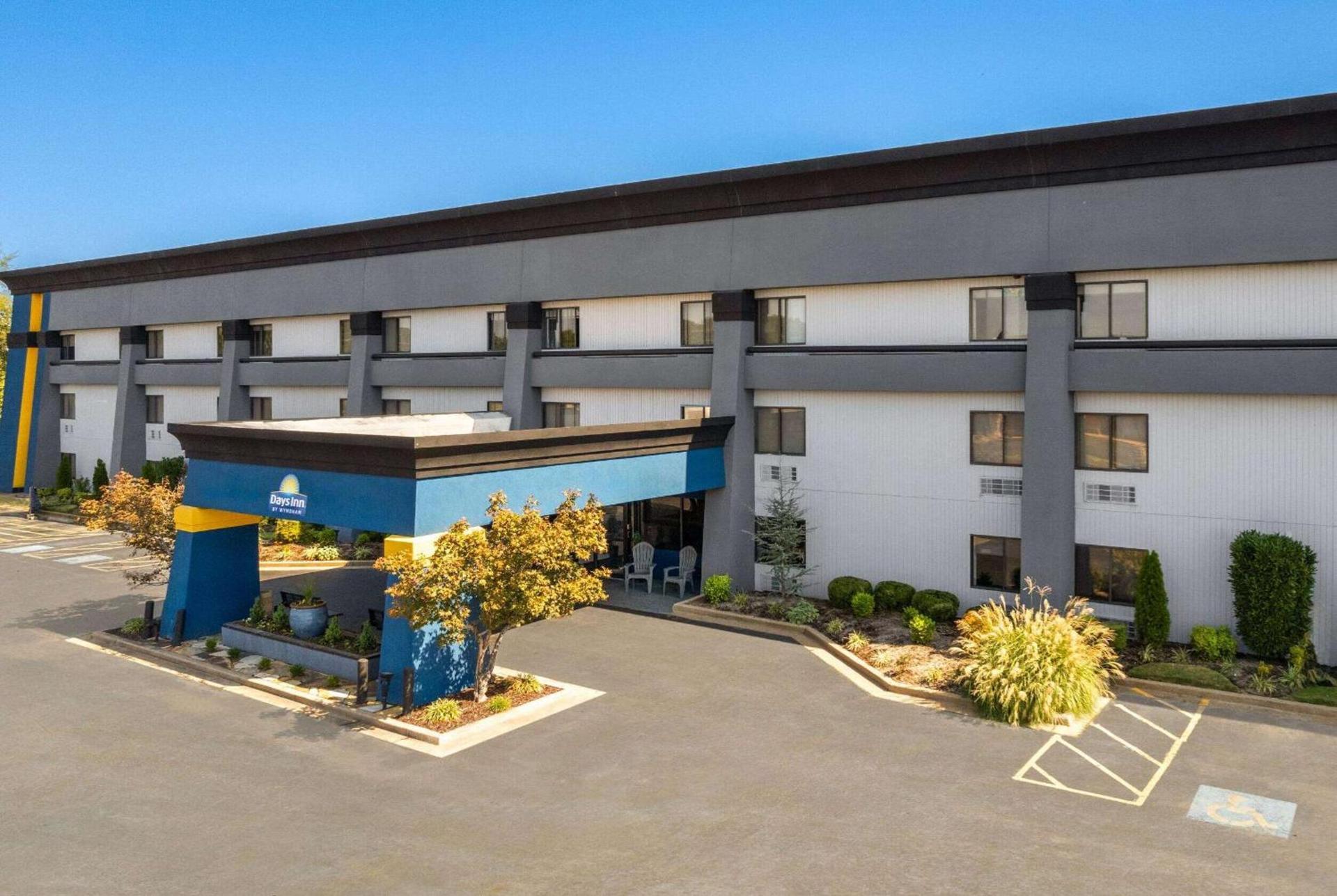 Days Inn by Wyndham Fort Smith photo 3