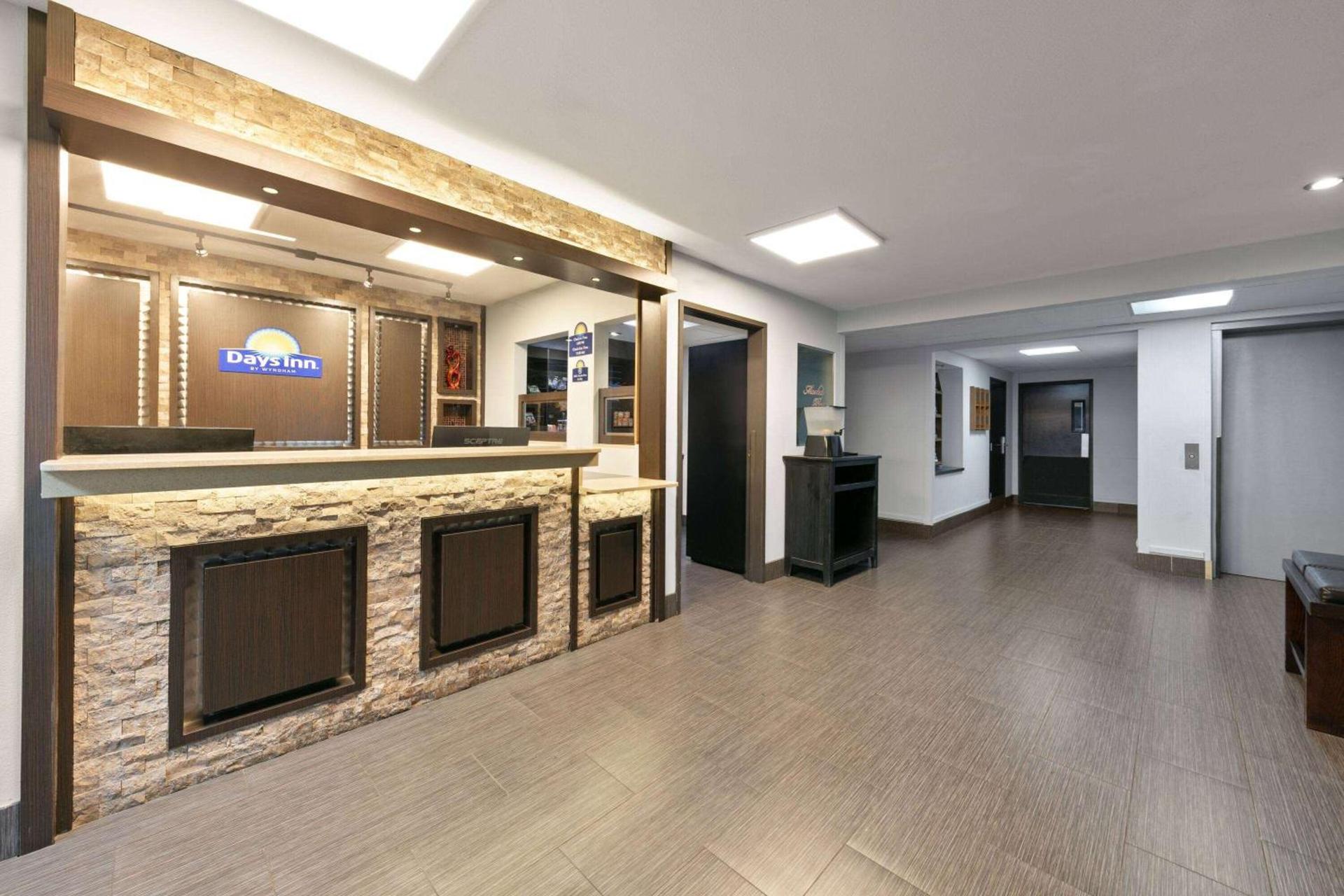 Days Inn by Wyndham Fort Smith photo 5