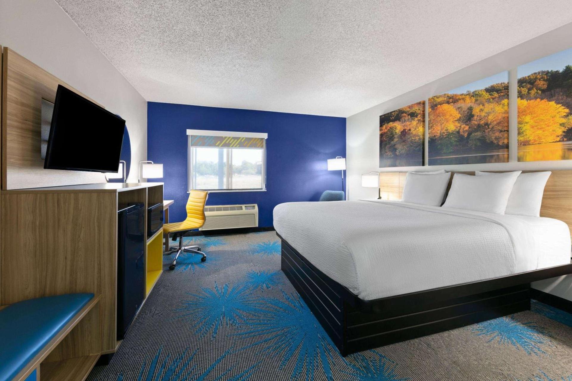 Days Inn by Wyndham Fort Smith photo 10