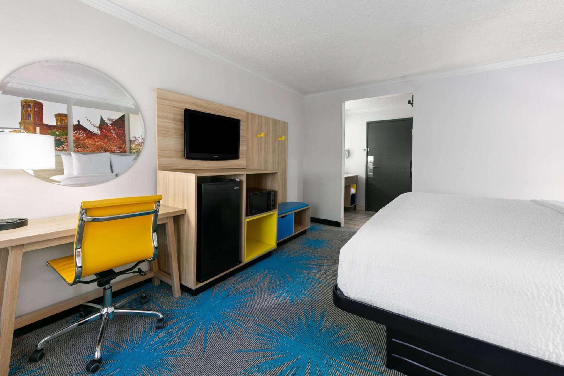 Days Inn by Wyndham Fort Smith photo 13