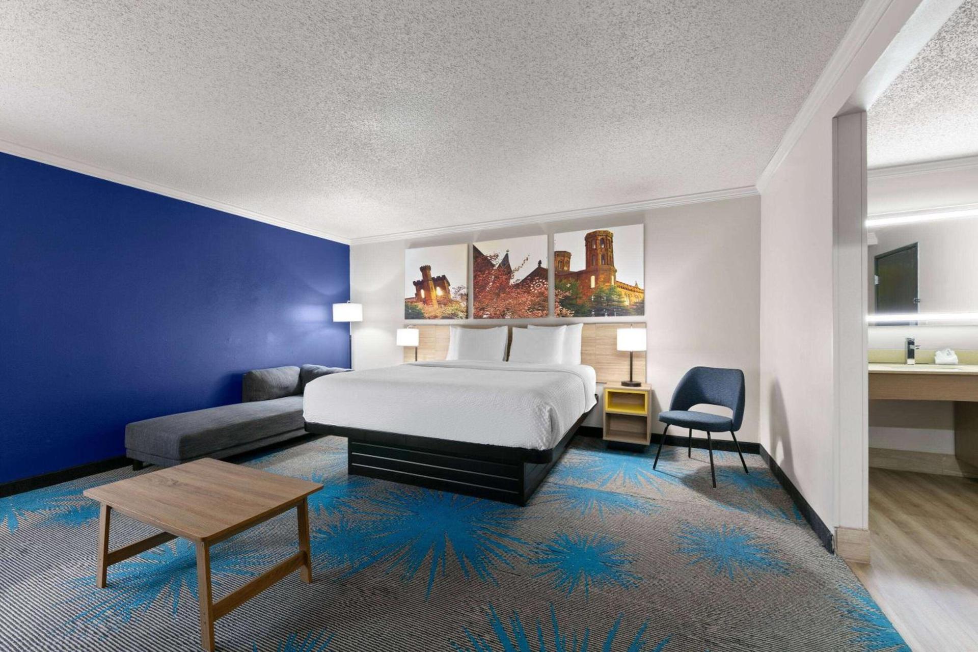 Days Inn by Wyndham Fort Smith photo 20