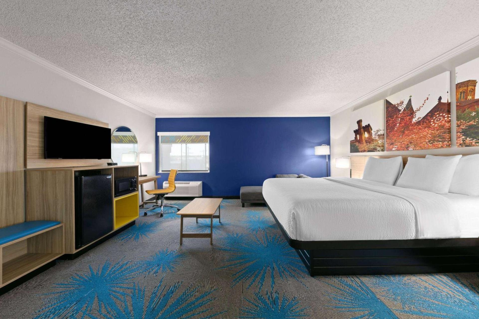 Days Inn by Wyndham Fort Smith photo 19
