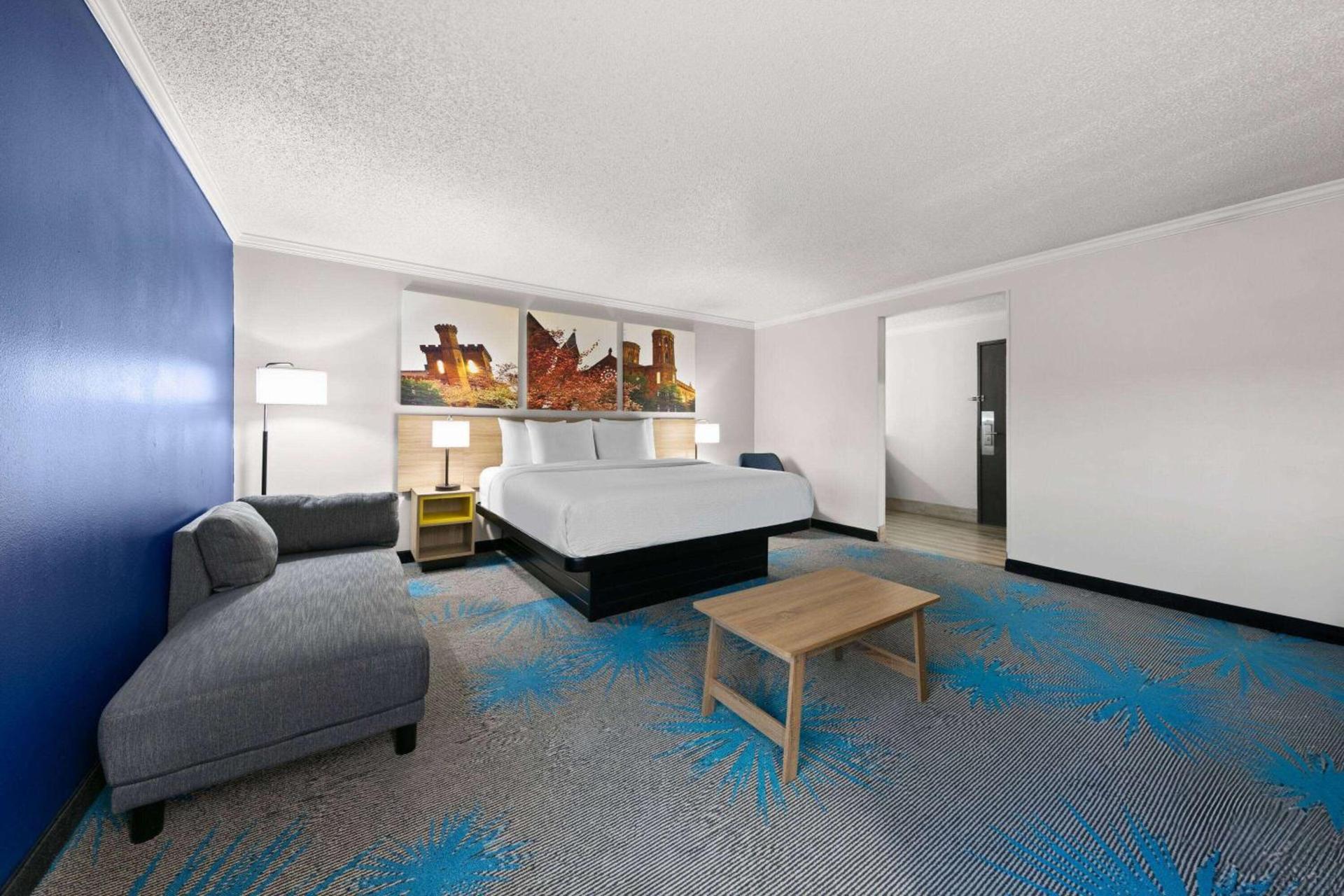 Days Inn by Wyndham Fort Smith photo 21