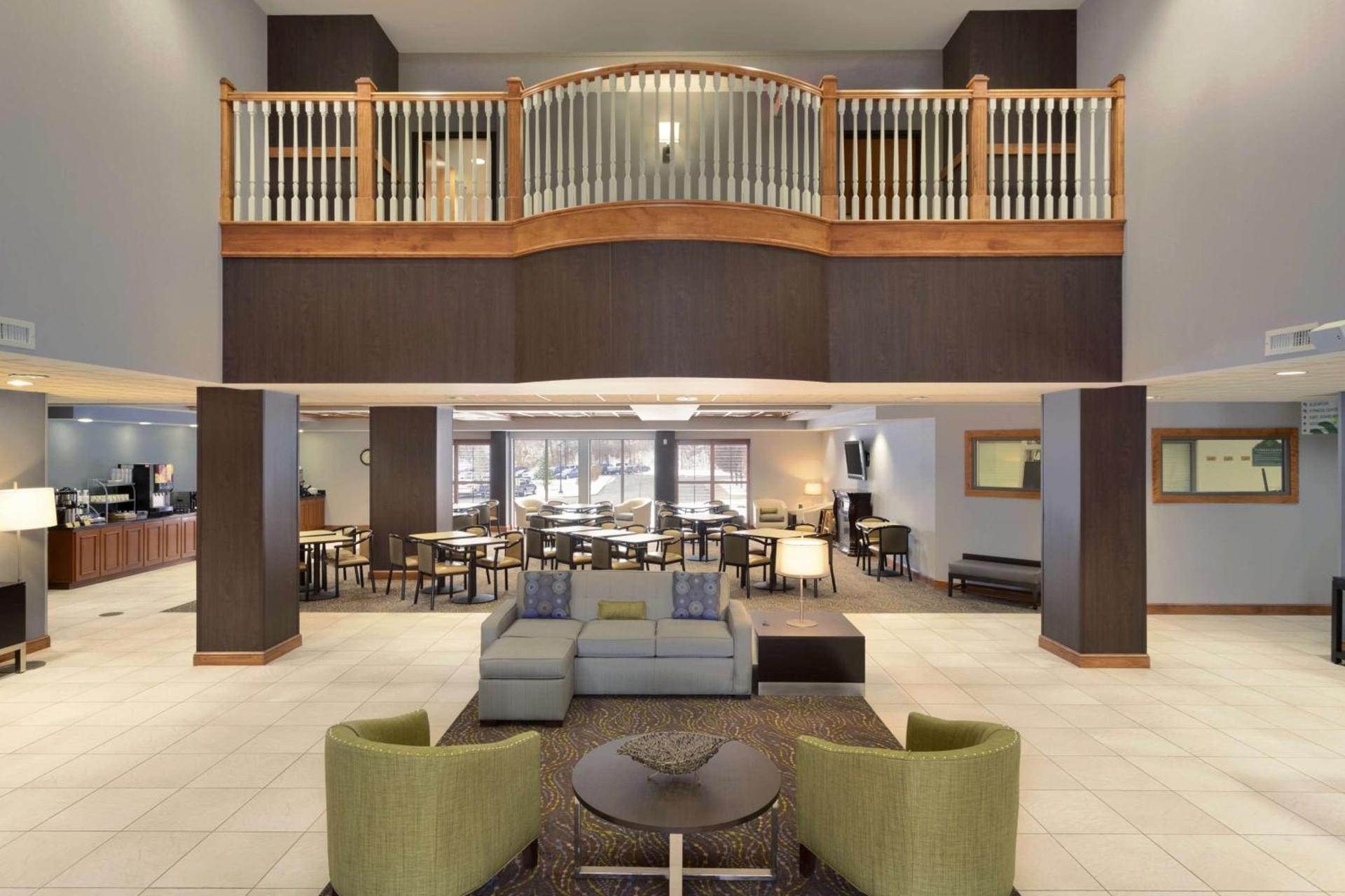 Wingate by Wyndham Sylvania-Toledo photo 5