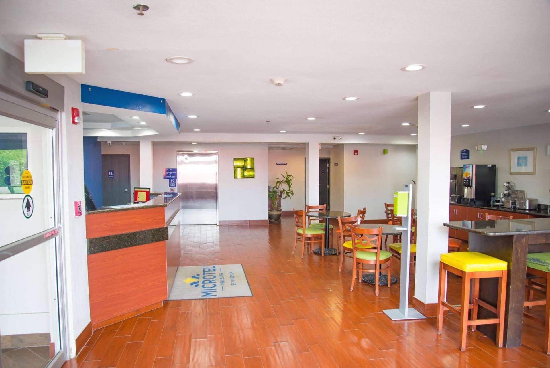 Microtel Inn & Suites by Wyndham Daphne photo 24
