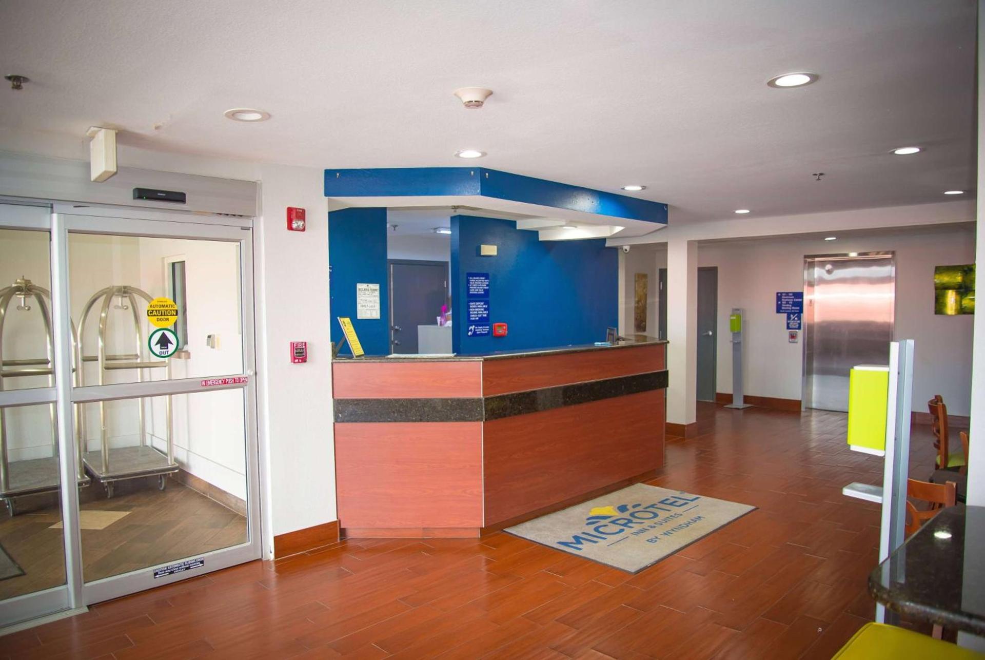 Microtel Inn & Suites by Wyndham Daphne photo 25